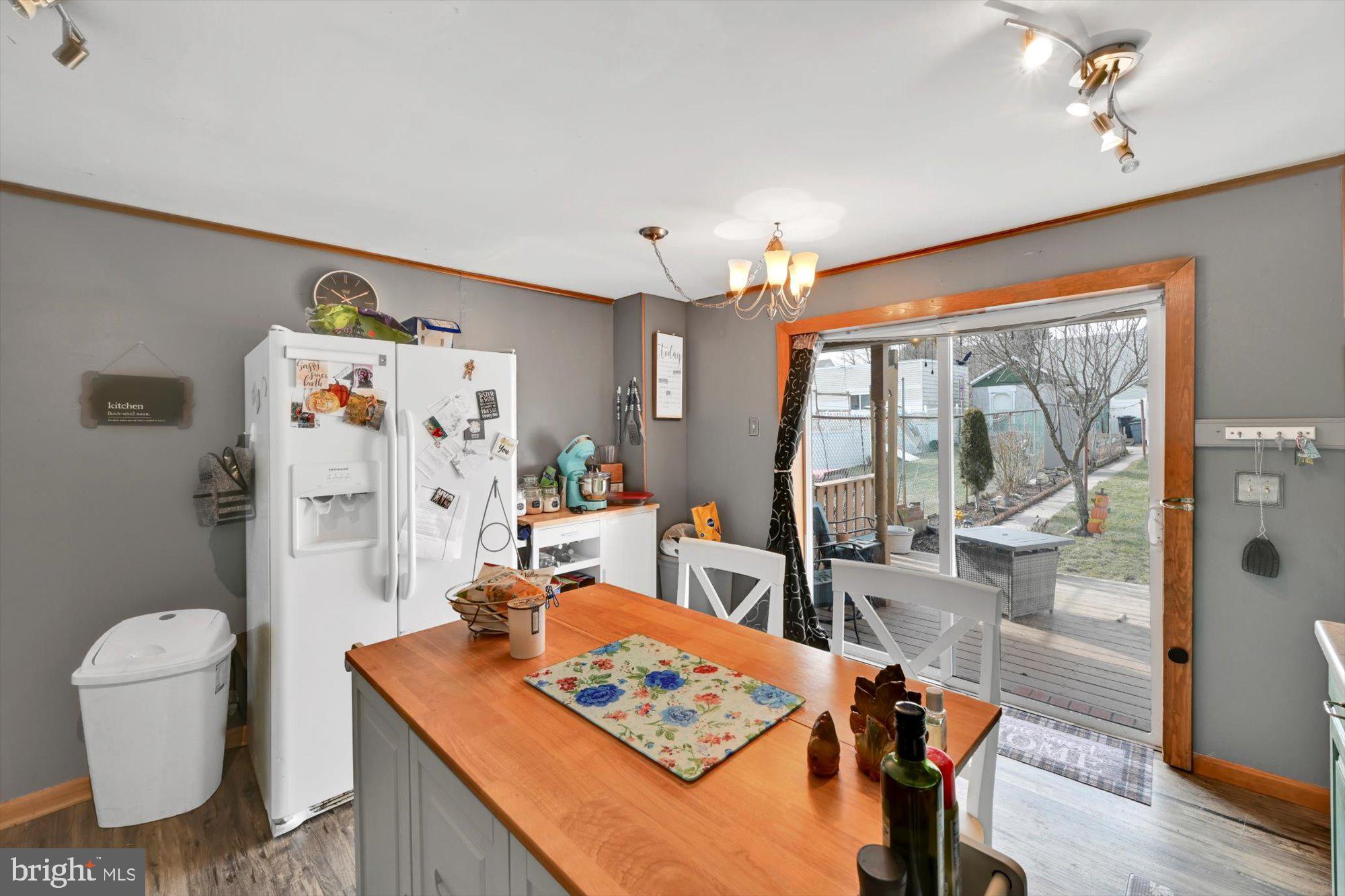 FRACKVILLE - Residential