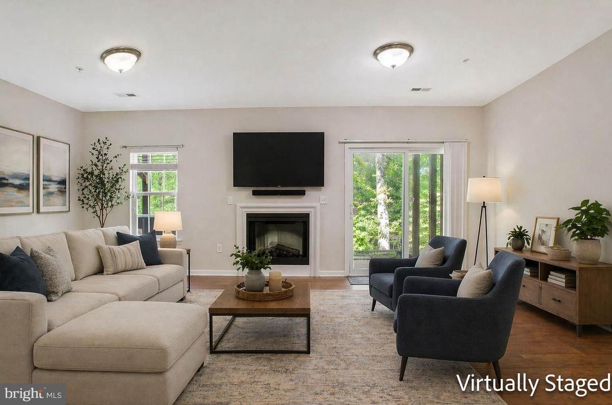 SAN FRANCISCO BY THE BAY - Residential