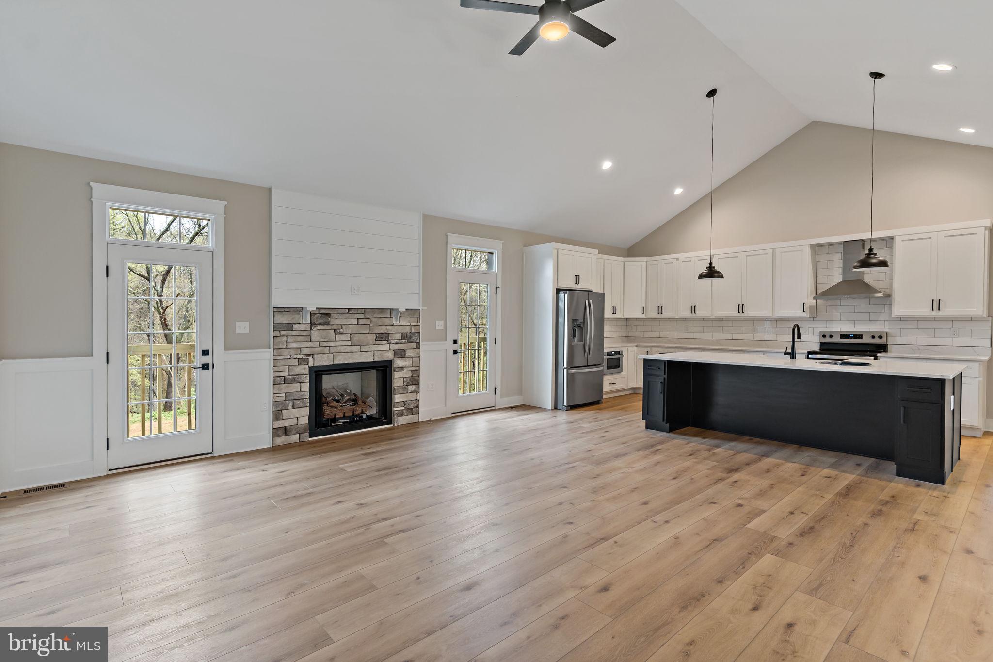 CORNERSTONE - Residential