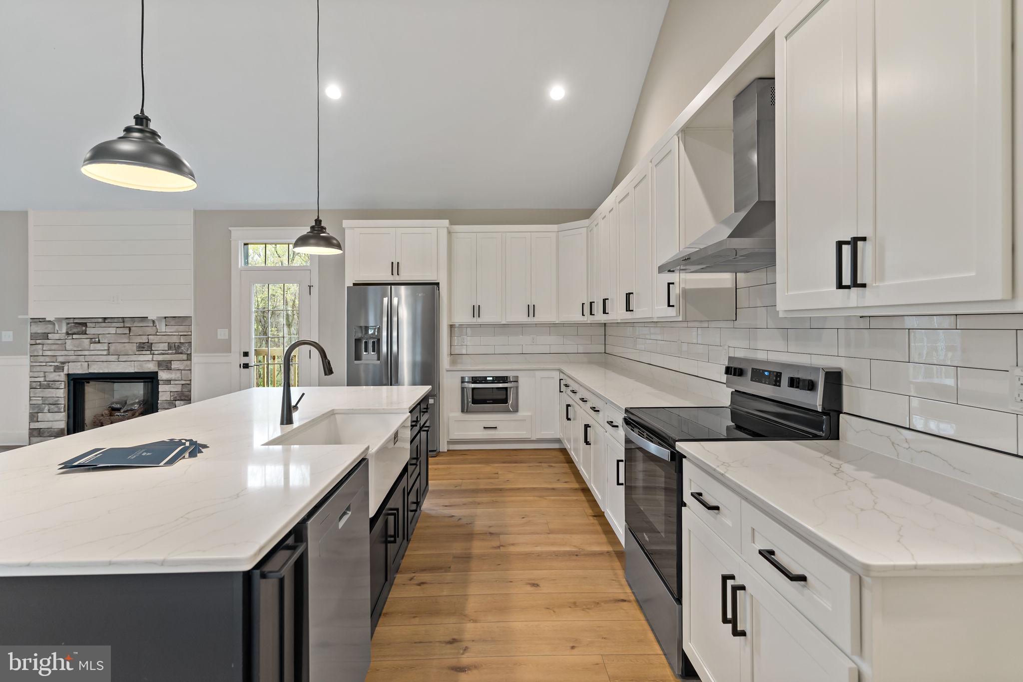 CORNERSTONE - Residential