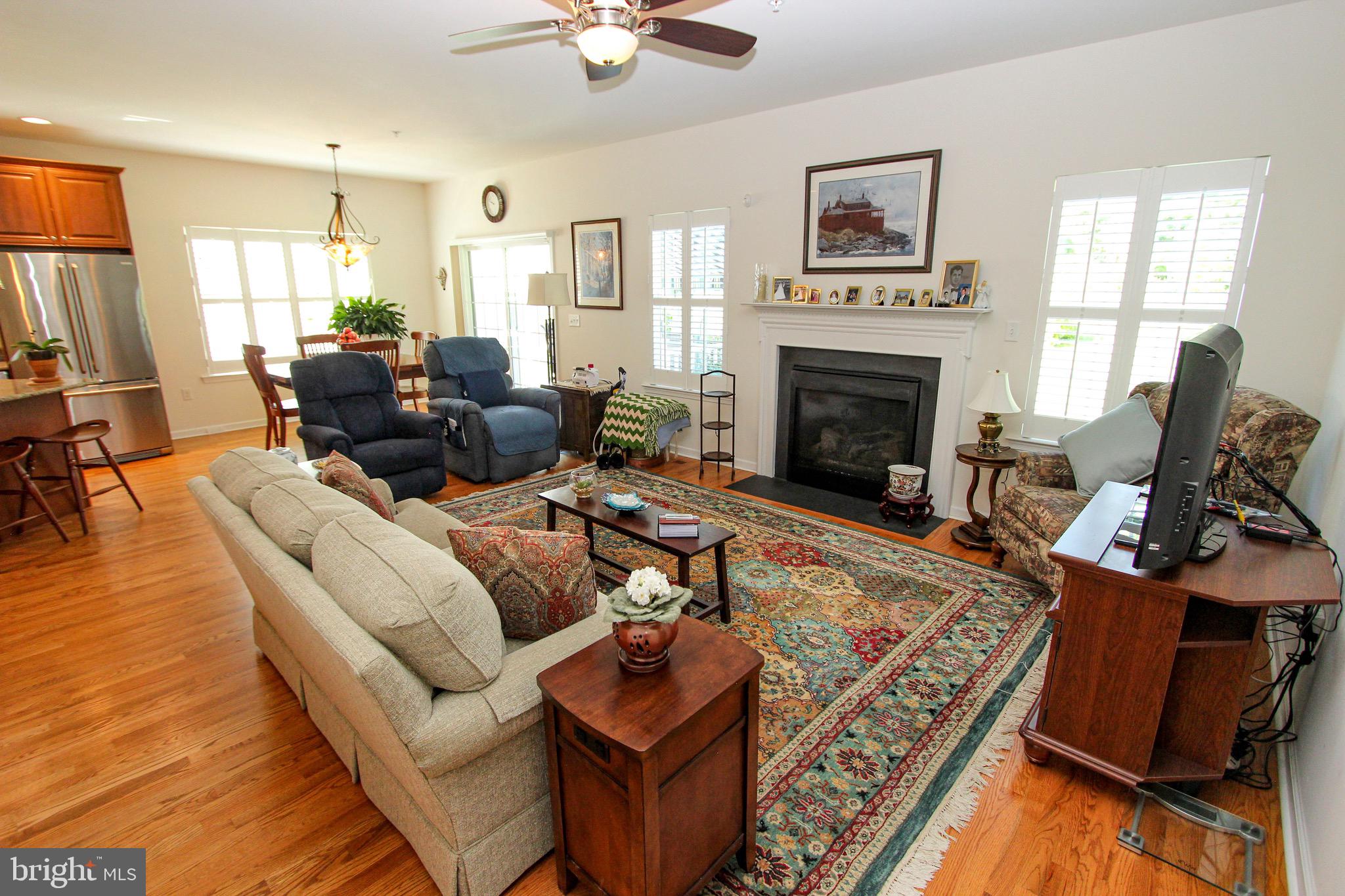 10 ELM AVENUE
