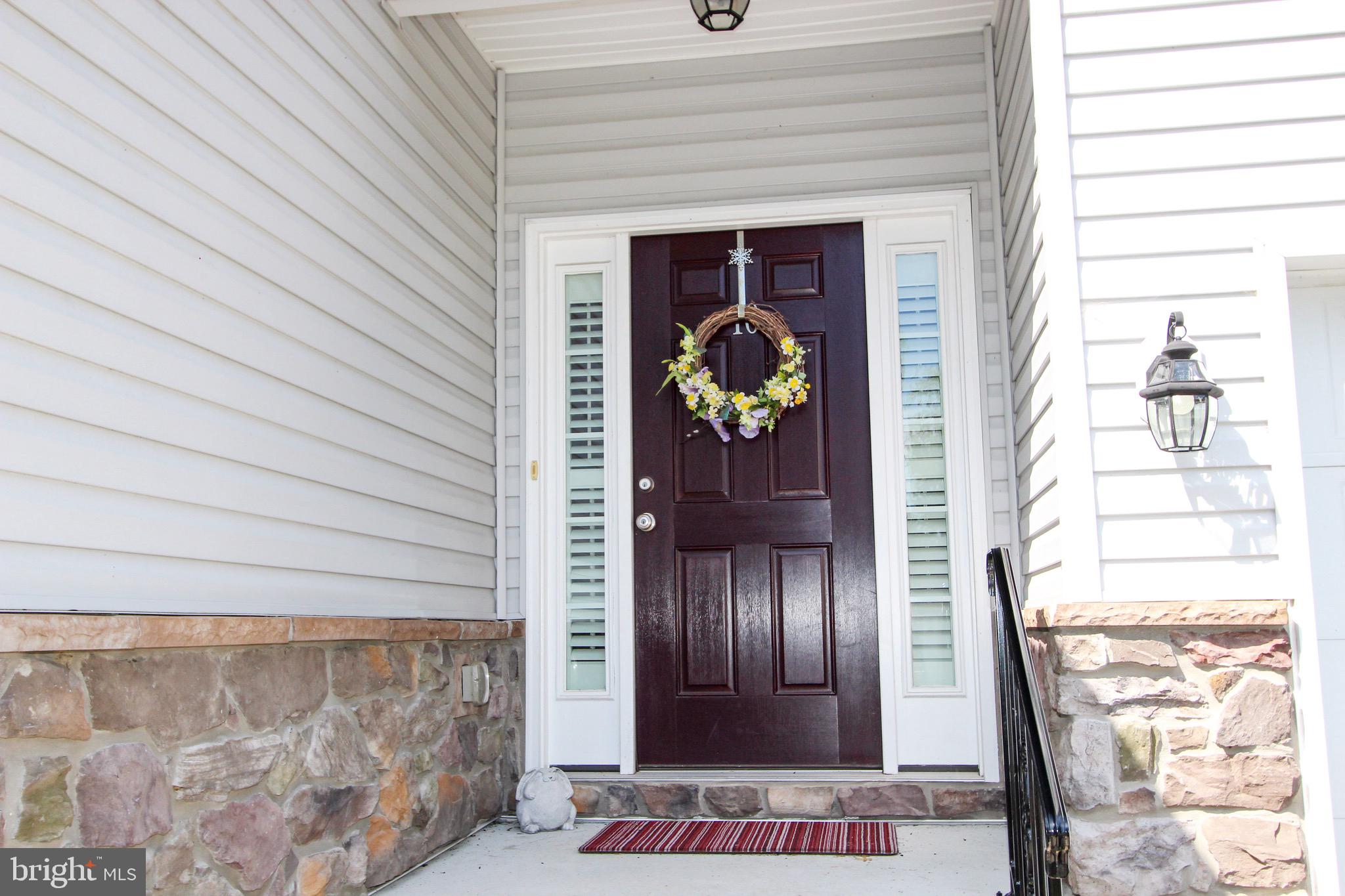 10 ELM AVENUE
