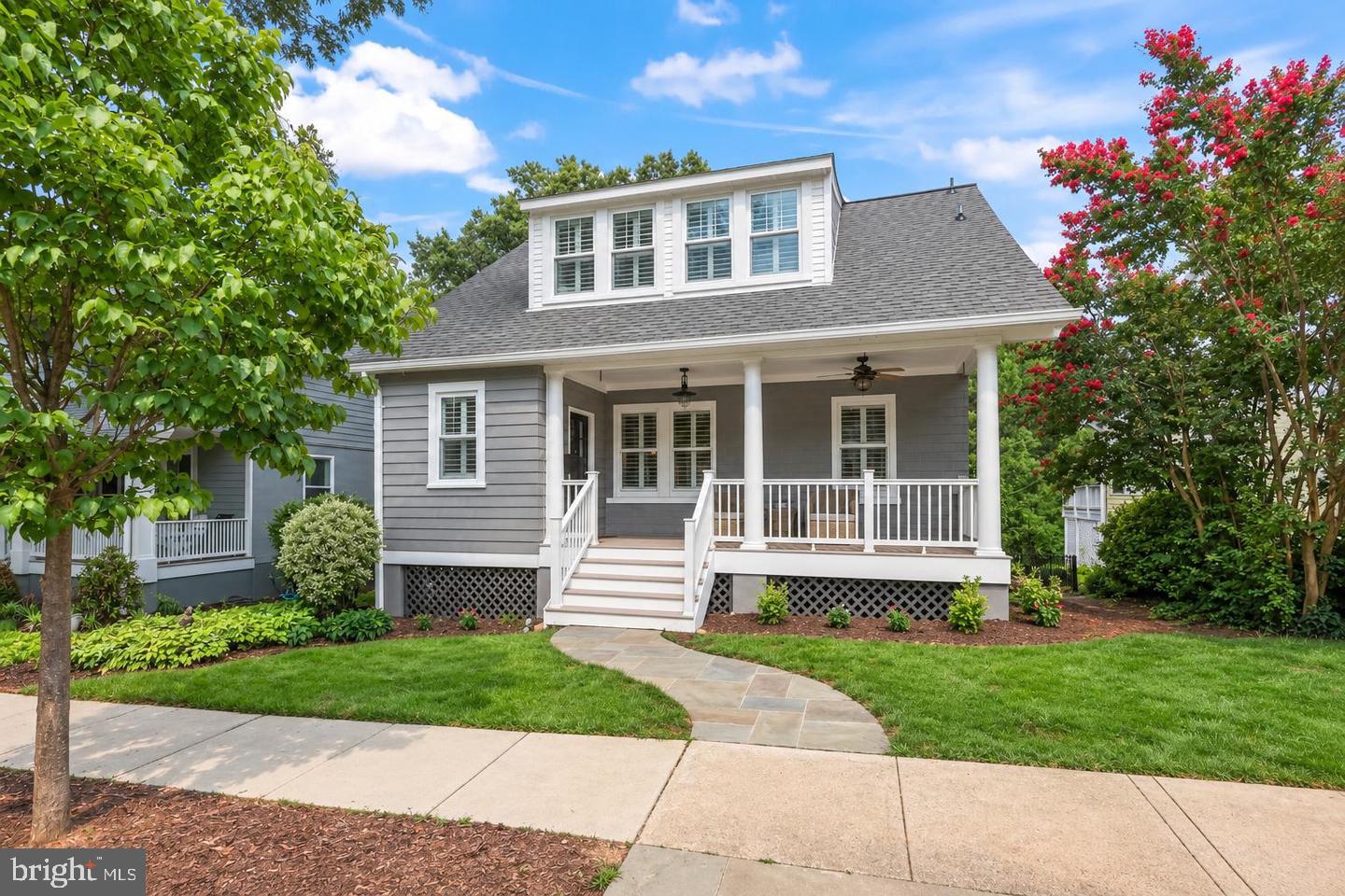 605 JOHNSTON PLACE