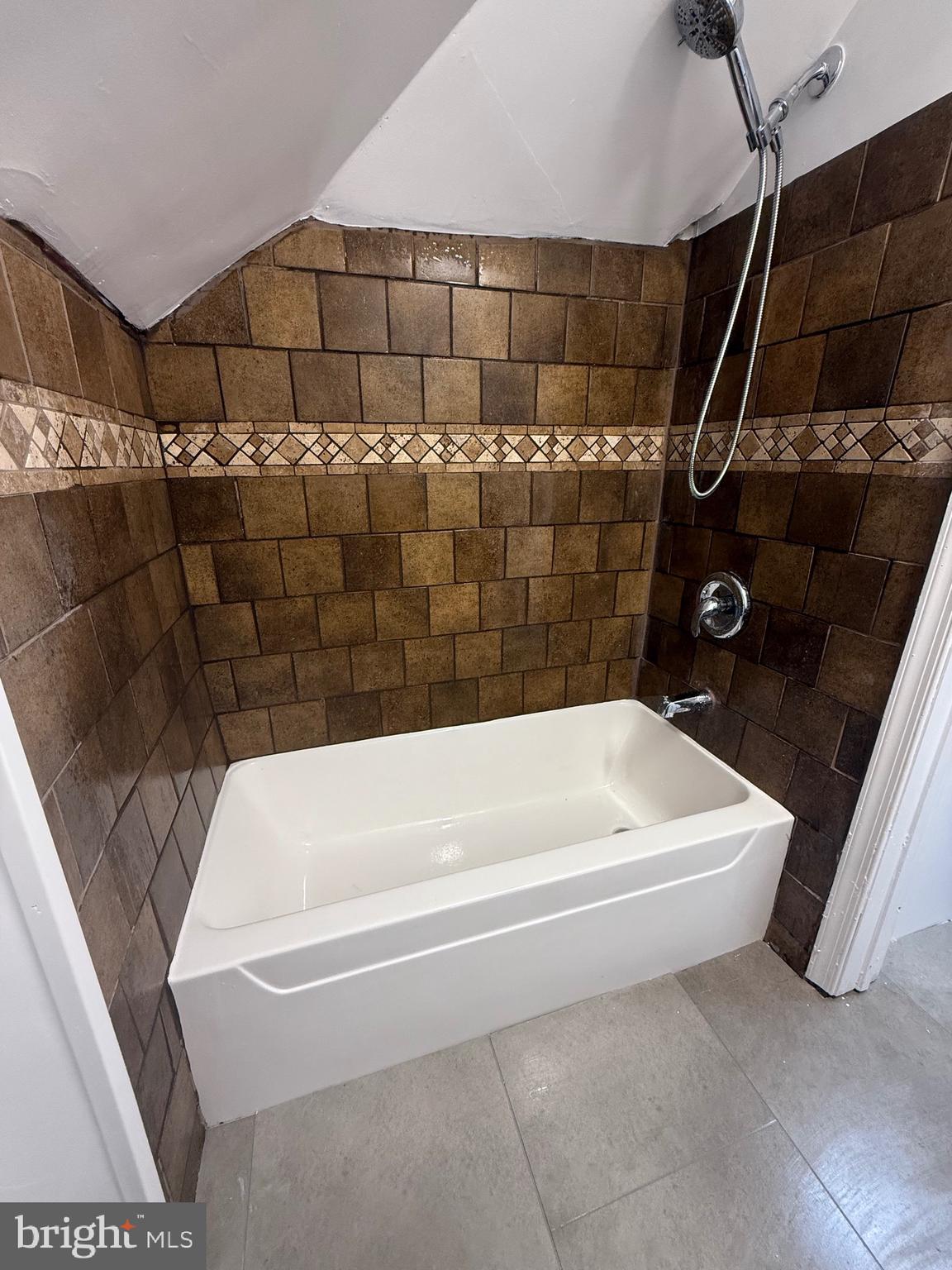 BROOKLYN PARK - Residential Lease