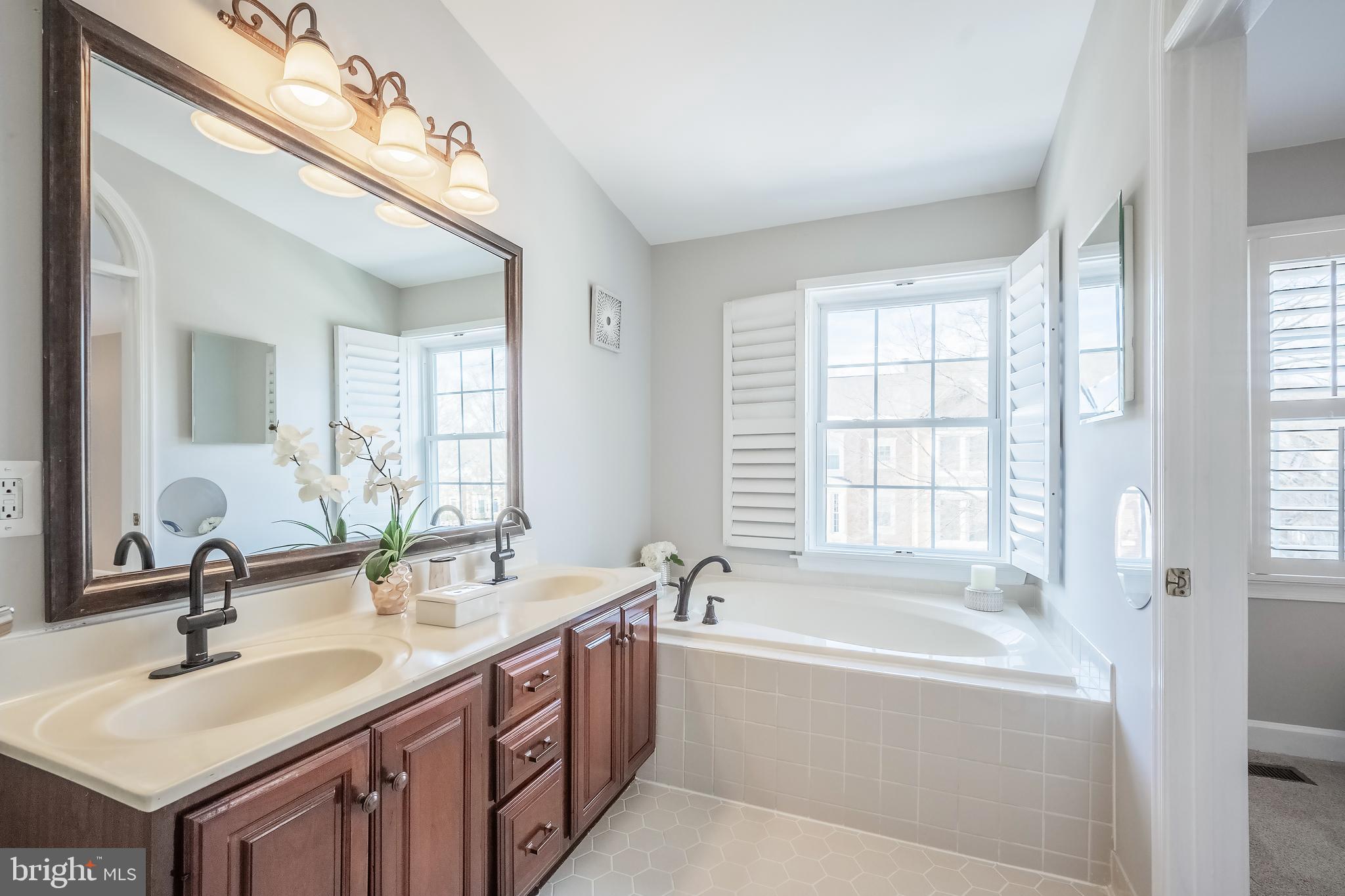 PENDERBROOK - Residential