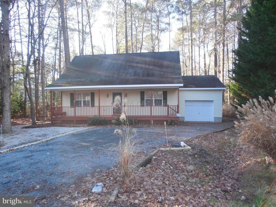 Lots of sq ft for the $!! Situated on a cul de sac in the north section of the Pines. Open living space that flows well. First floor master, living room, dining room, kitchen, sun room, 1/2 bath\laundry room and garage with two bedrooms and a bath on the second level. Walk-in attic storage. Covered front porch and there is a nice deck in the rear of the home for outdoor enjoyment. Seller is providing a one year home warranty for the  buyer.