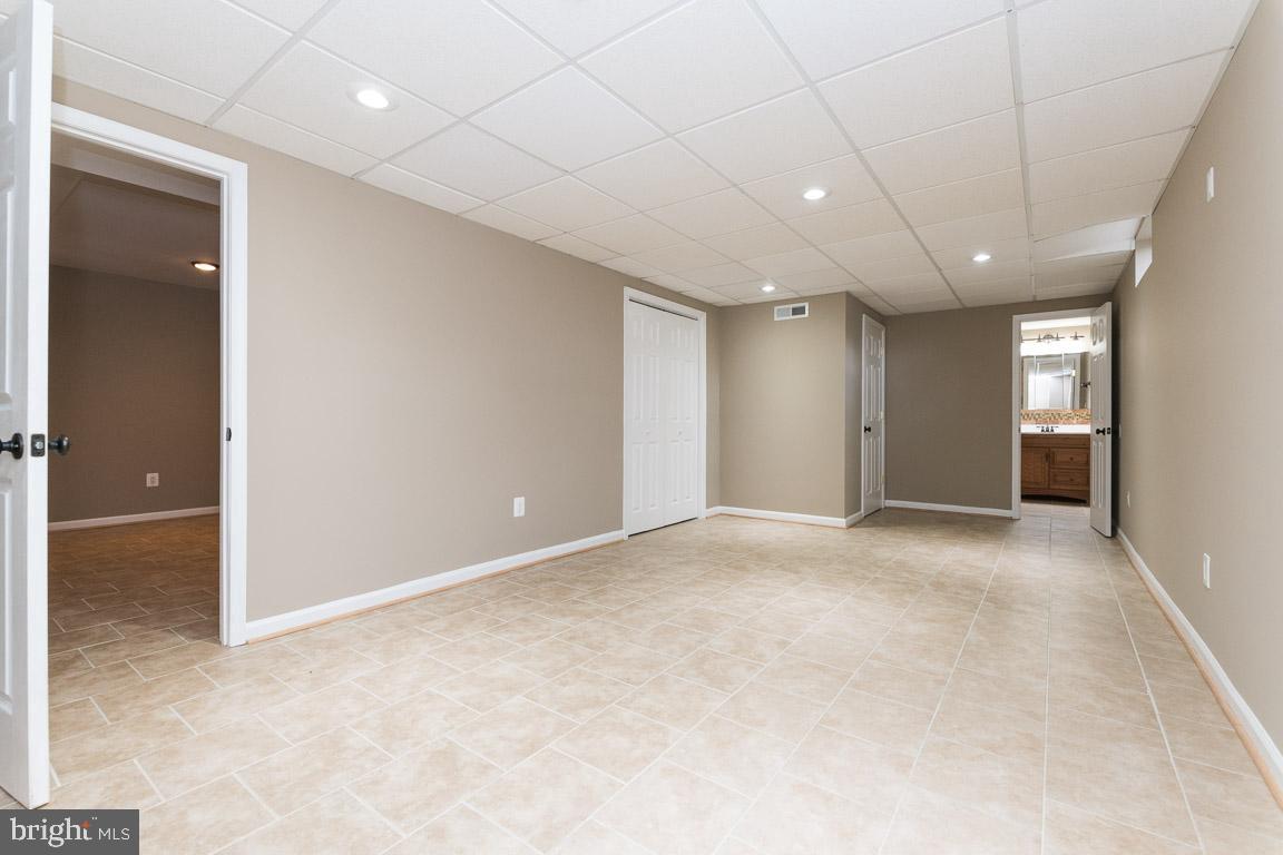 NEW COLONY VILLAGE - Residential Lease