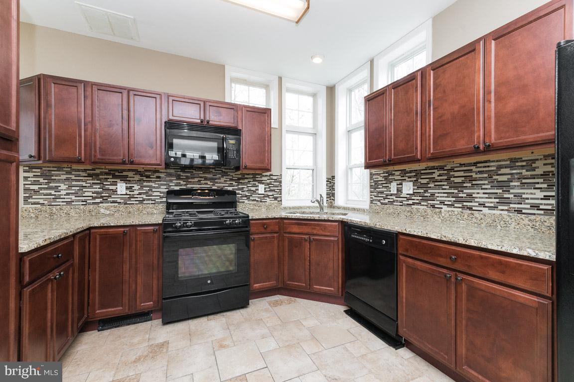7452 CEDAR GROVE LANE