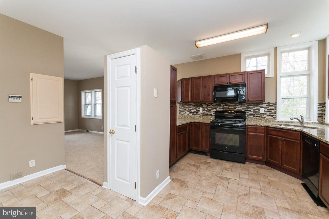7452 CEDAR GROVE LANE