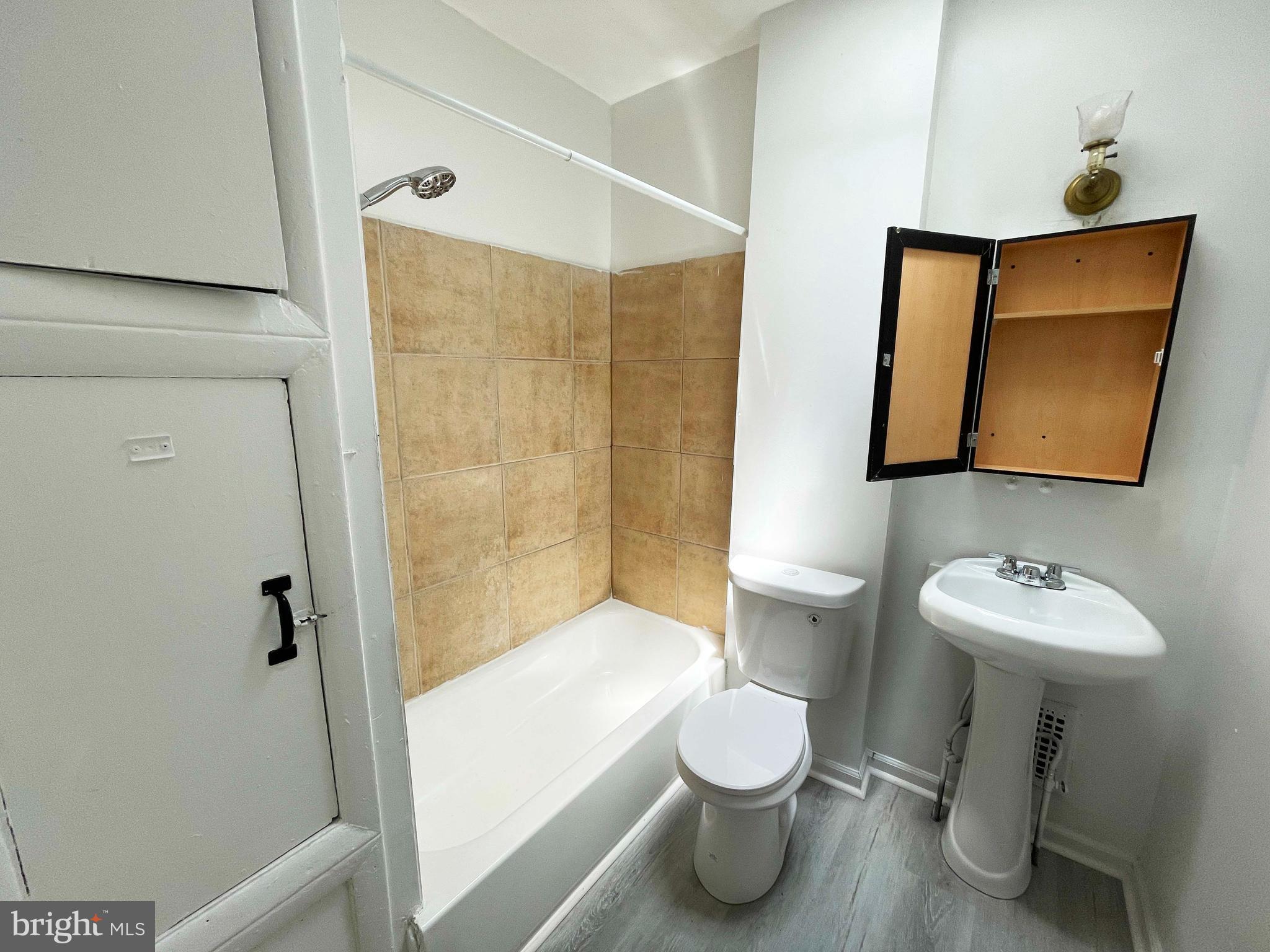 DARLEY PARK - Residential Lease