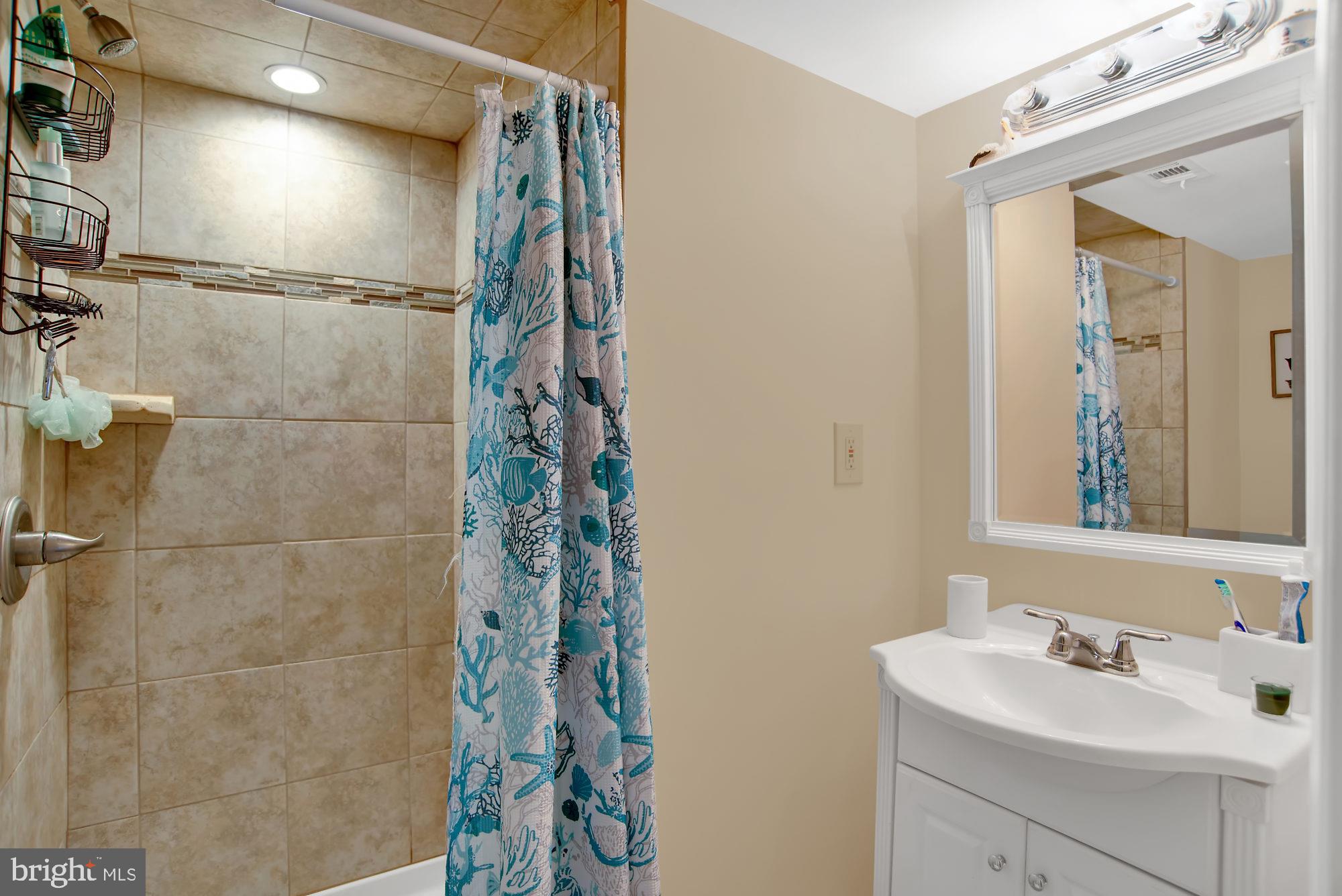 ELIZABETHS LANDING - Residential