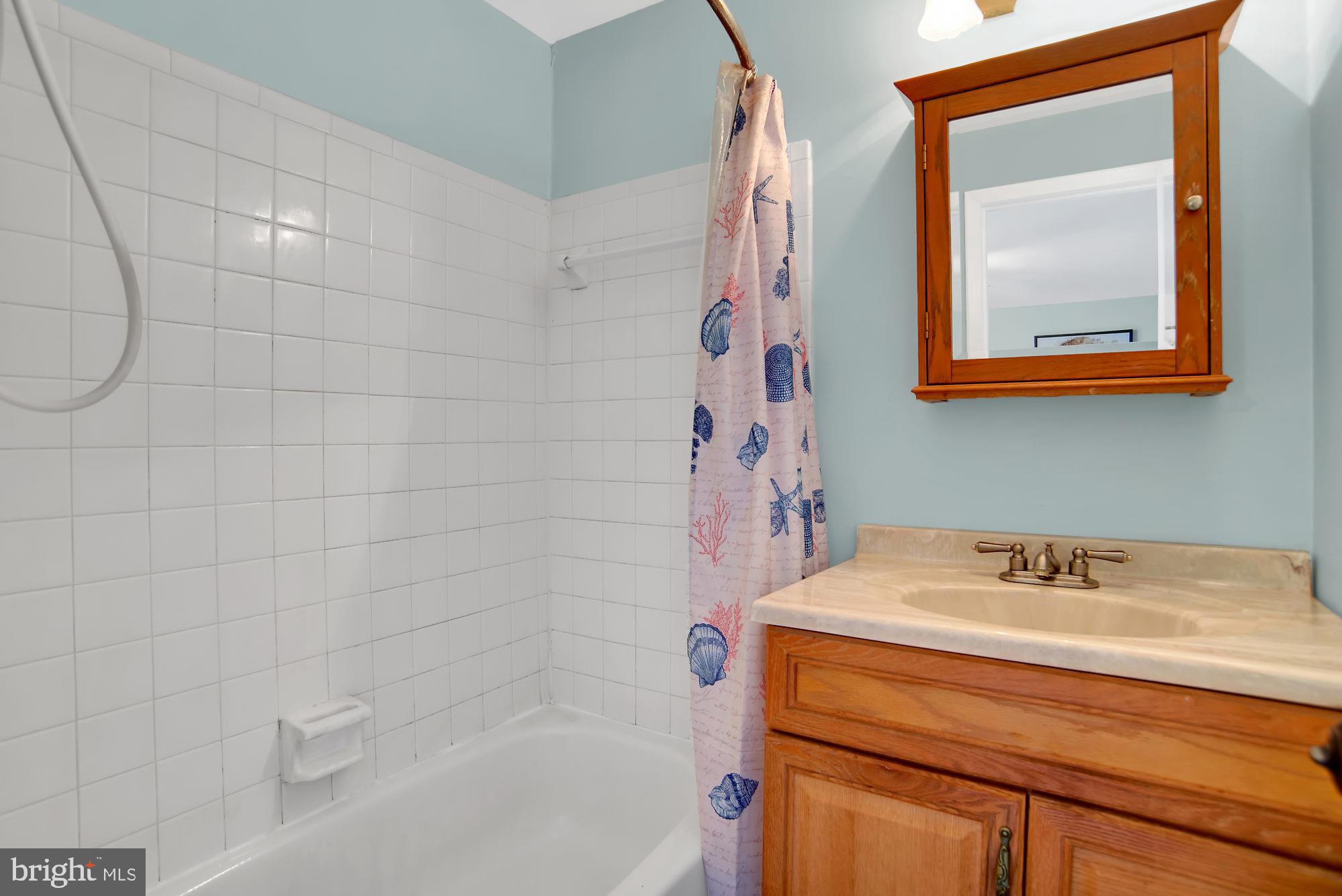 ELIZABETHS LANDING - Residential