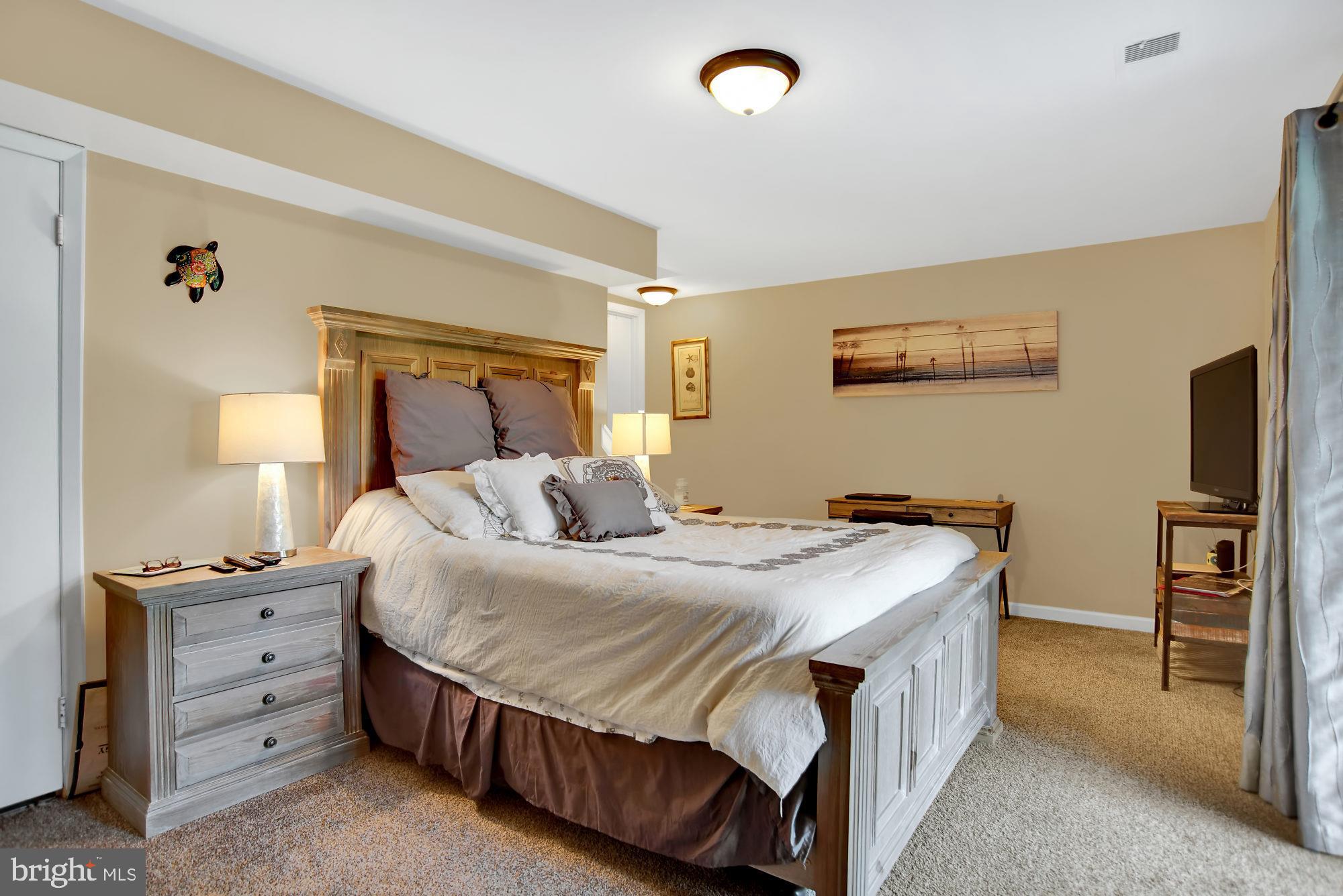 ELIZABETHS LANDING - Residential