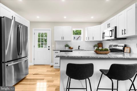 201 PENLLYN BLUE BELL PIKE BLUE BELL PA 19422