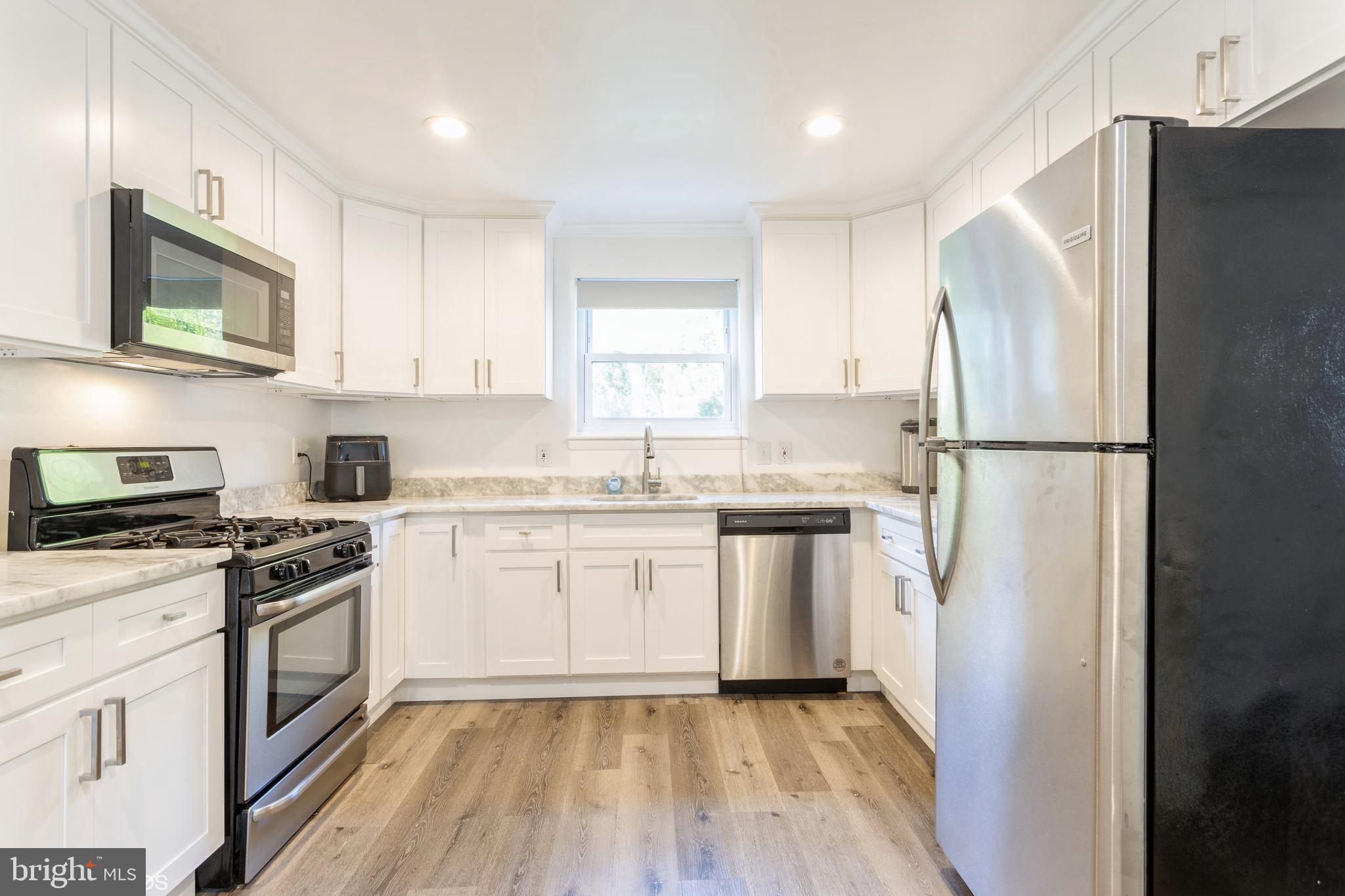 REGENCY CONDOS - Residential