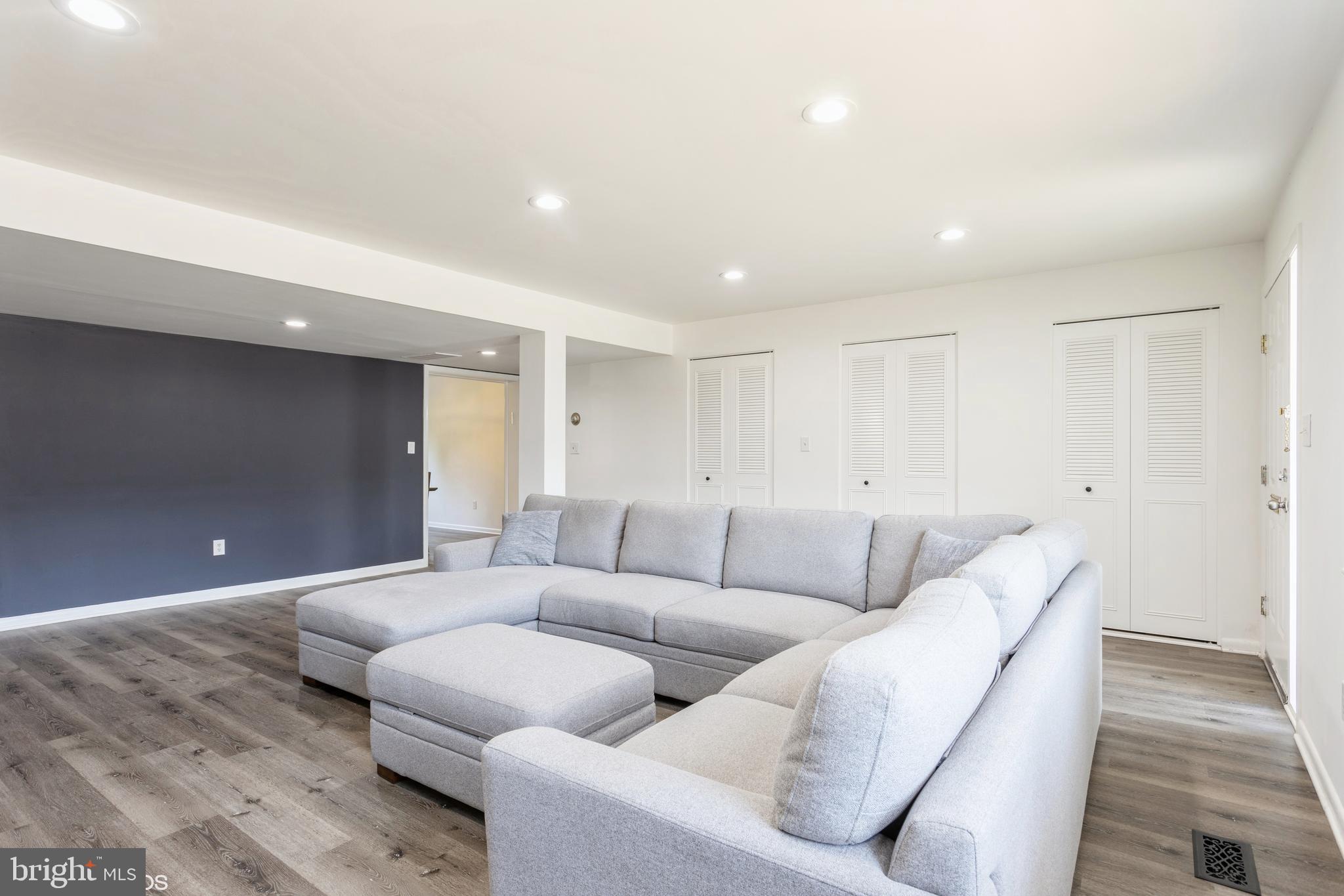 REGENCY CONDOS - Residential