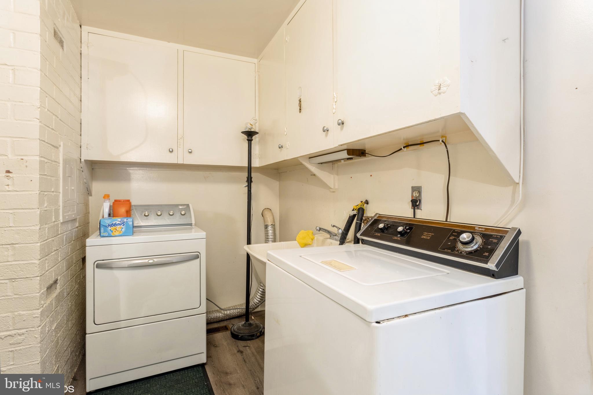 REGENCY CONDOS - Residential