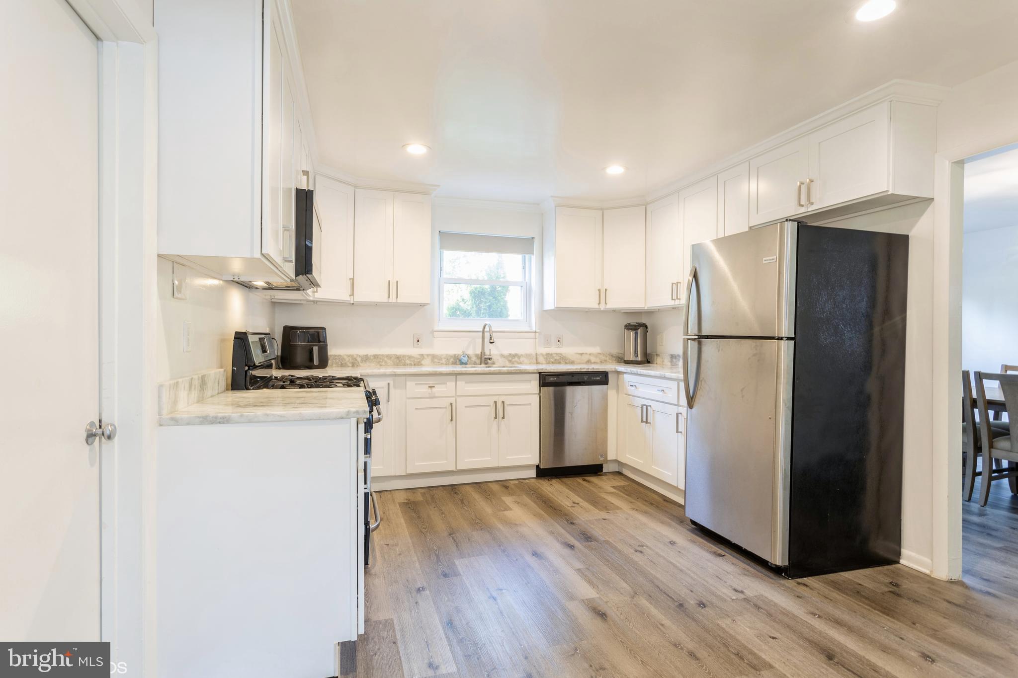 REGENCY CONDOS - Residential