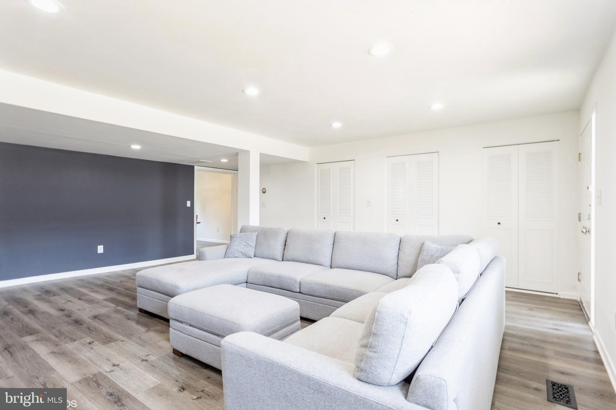 REGENCY CONDOS - Residential