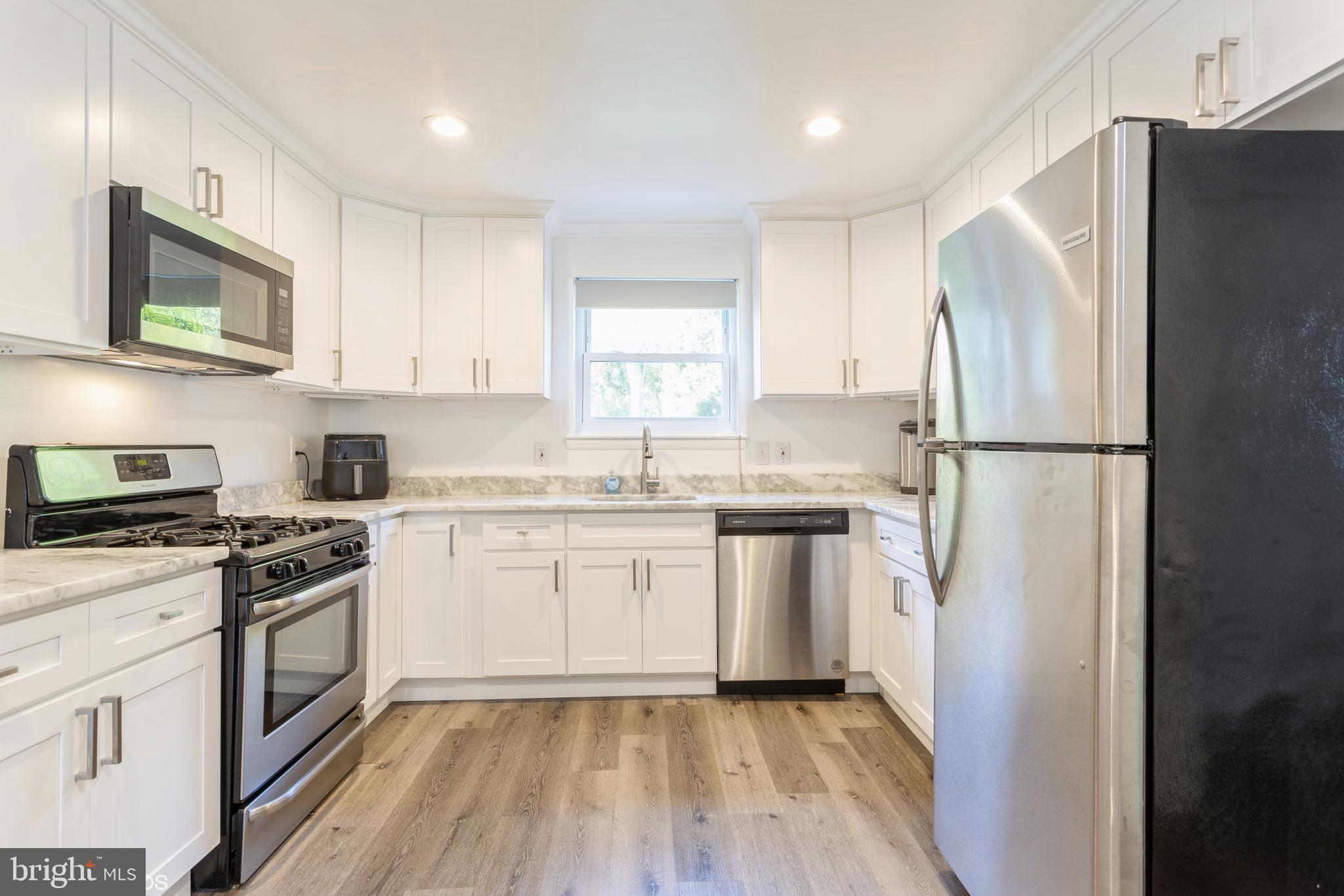 REGENCY CONDOS - Residential