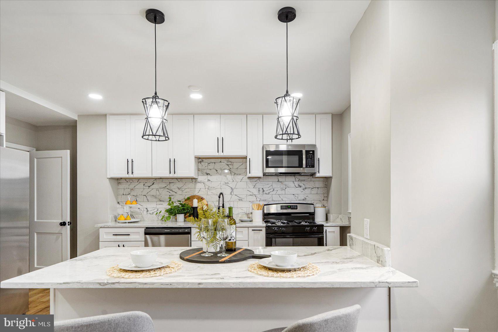 GLEN OAKS - Residential