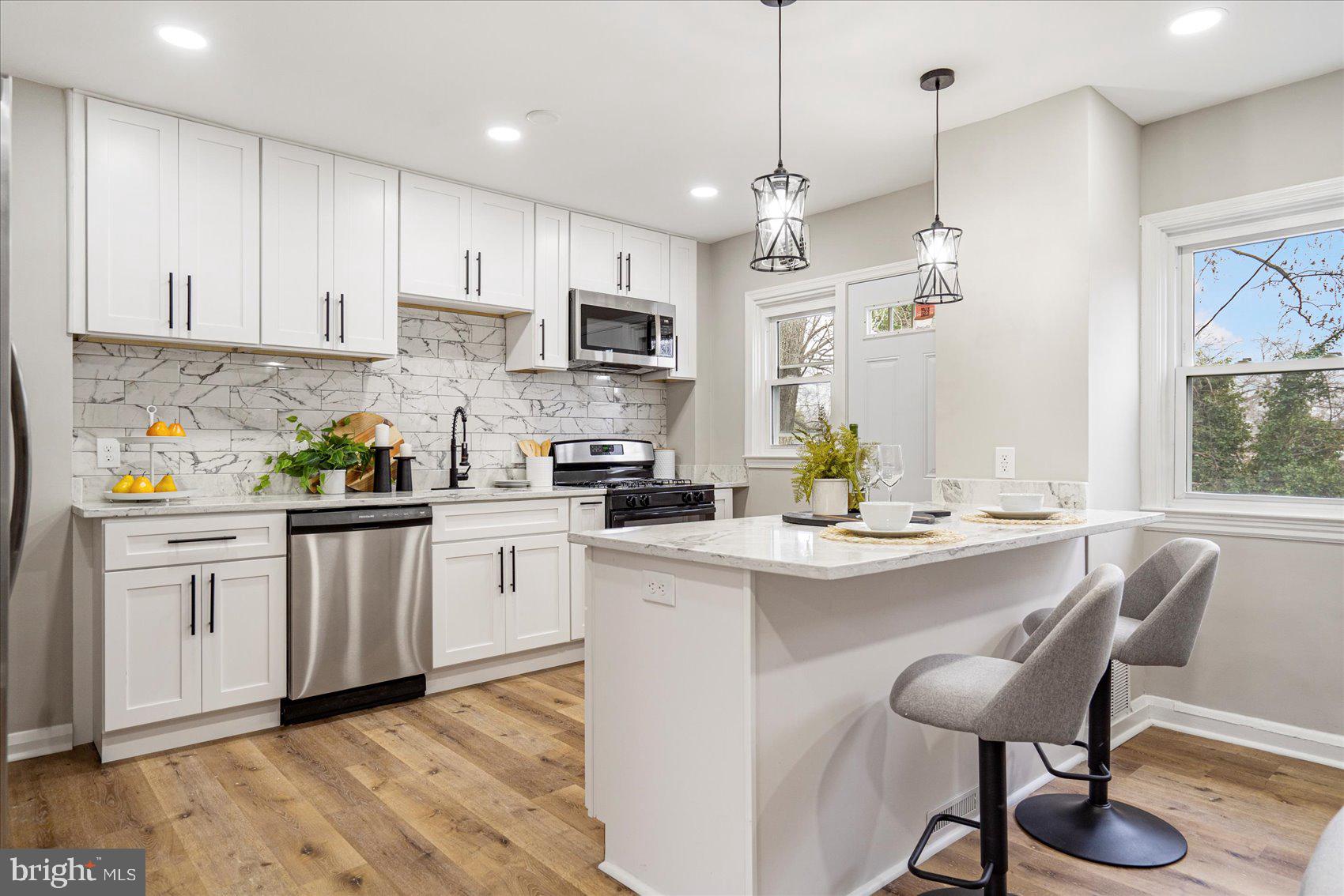 GLEN OAKS - Residential