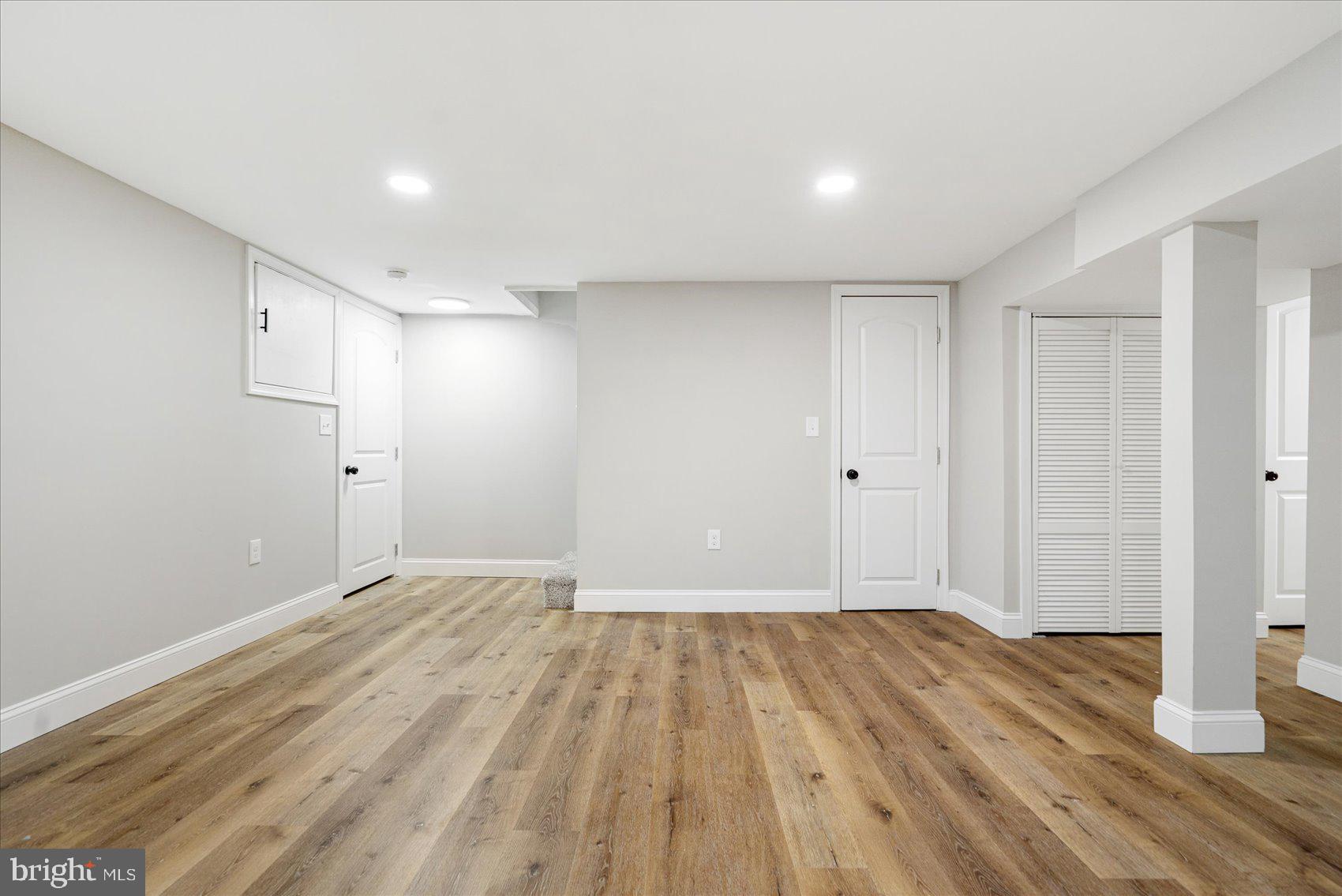 GLEN OAKS - Residential