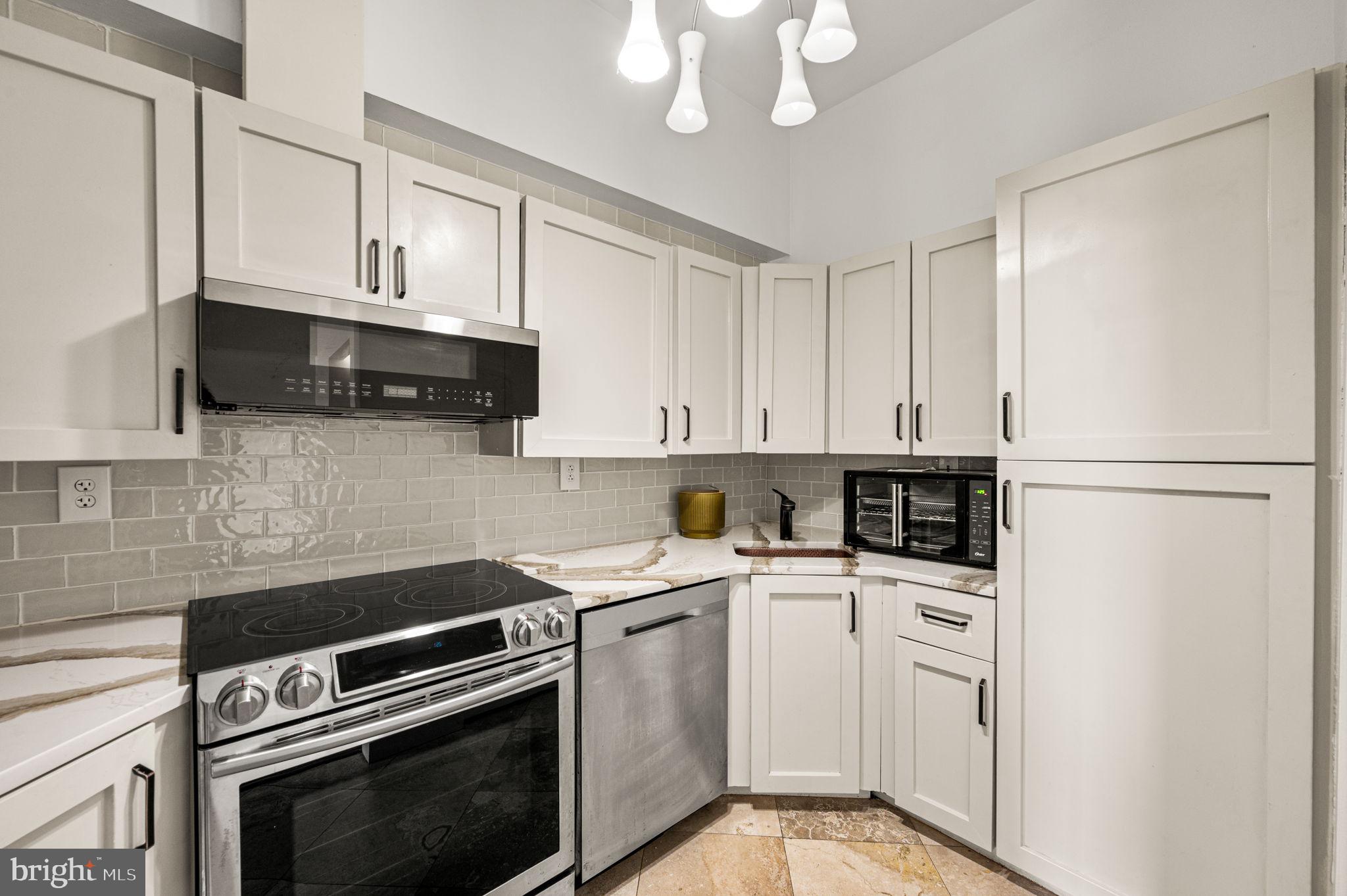 3 COLUMBUS BOULEVARD PL269