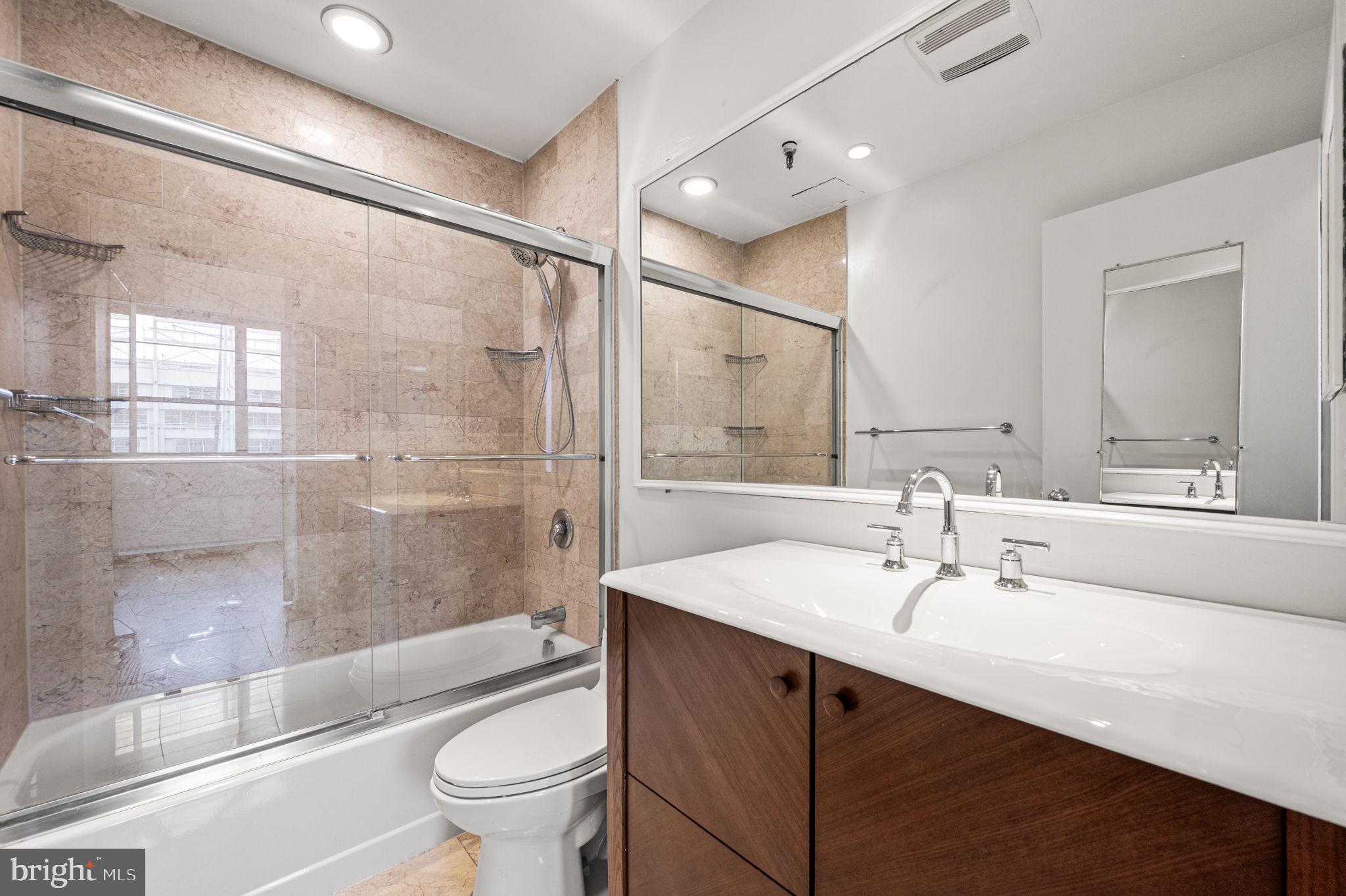 3 COLUMBUS BOULEVARD PL269