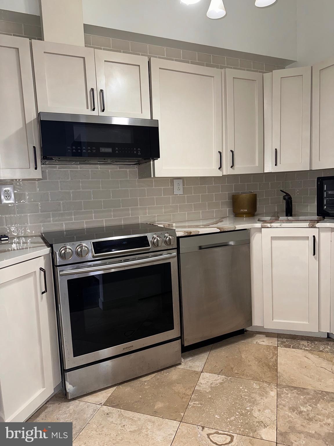 3 COLUMBUS BOULEVARD PL269