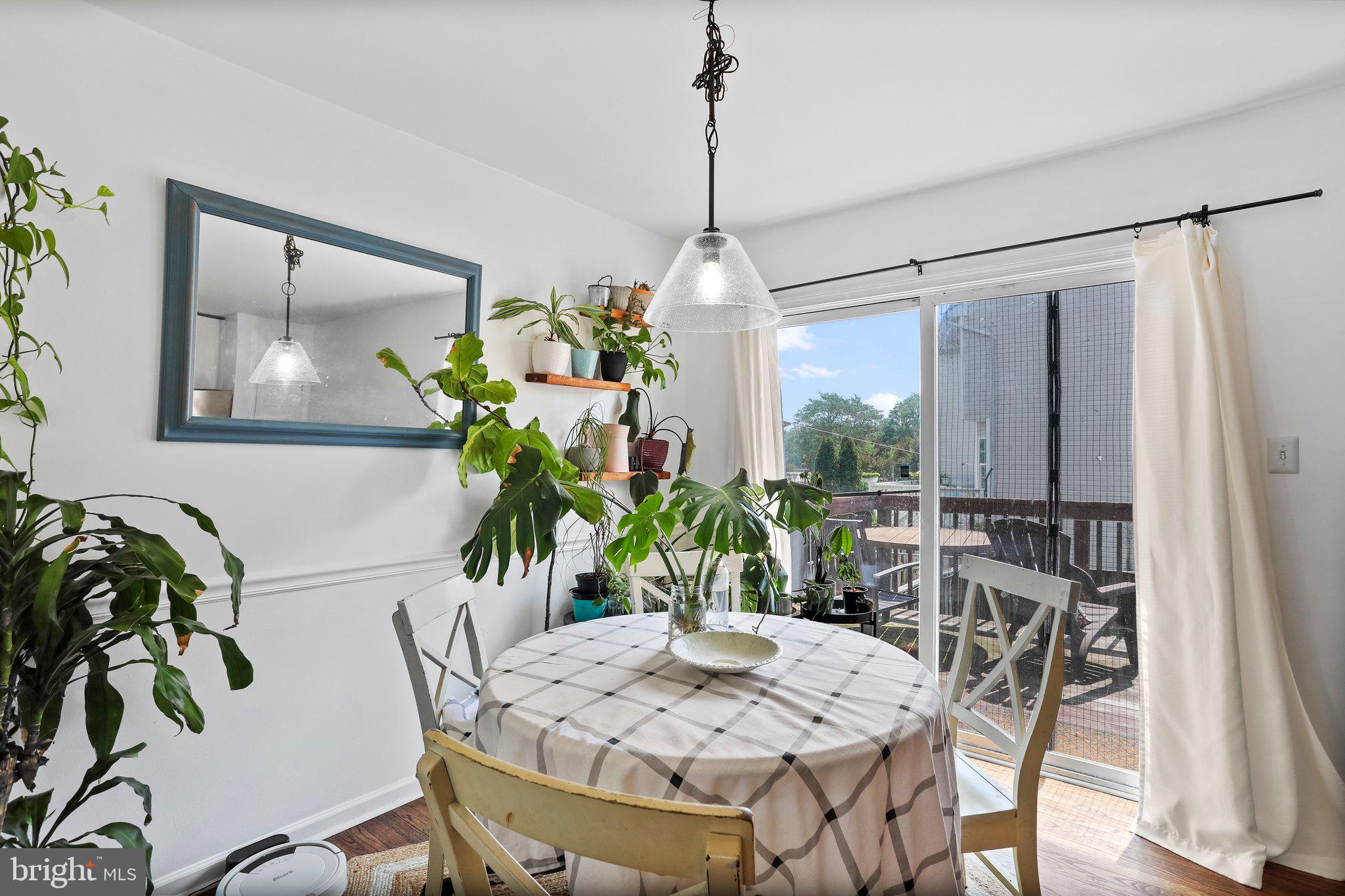 COUNTY GREEN - Residential