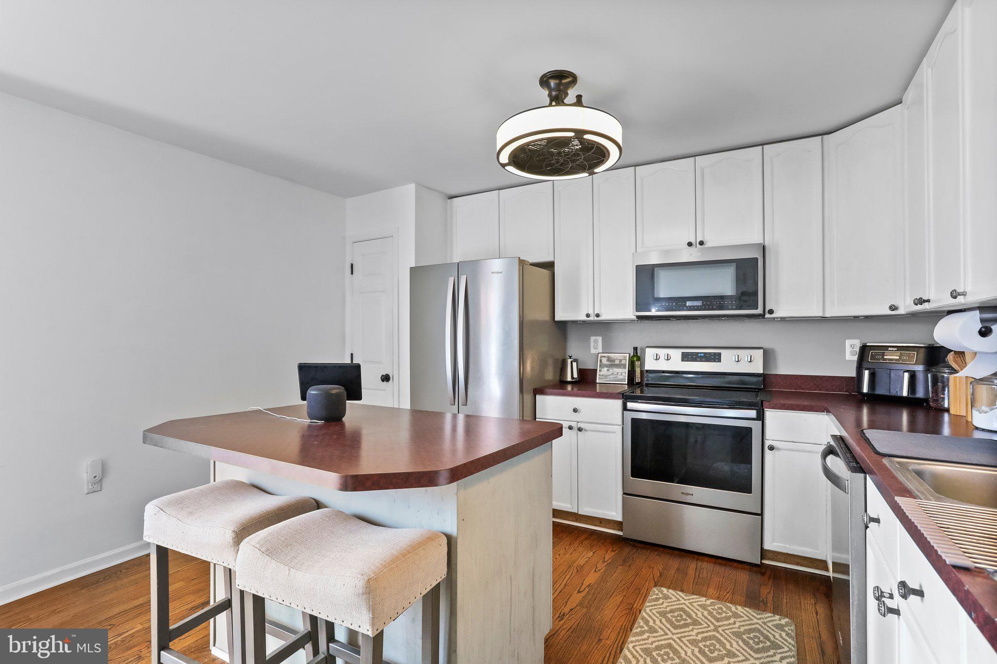 COUNTY GREEN - Residential