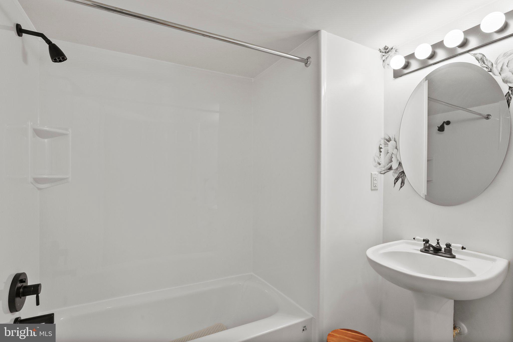 COUNTY GREEN - Residential