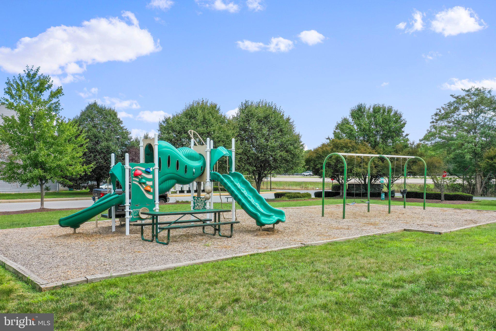 COUNTY GREEN - Residential