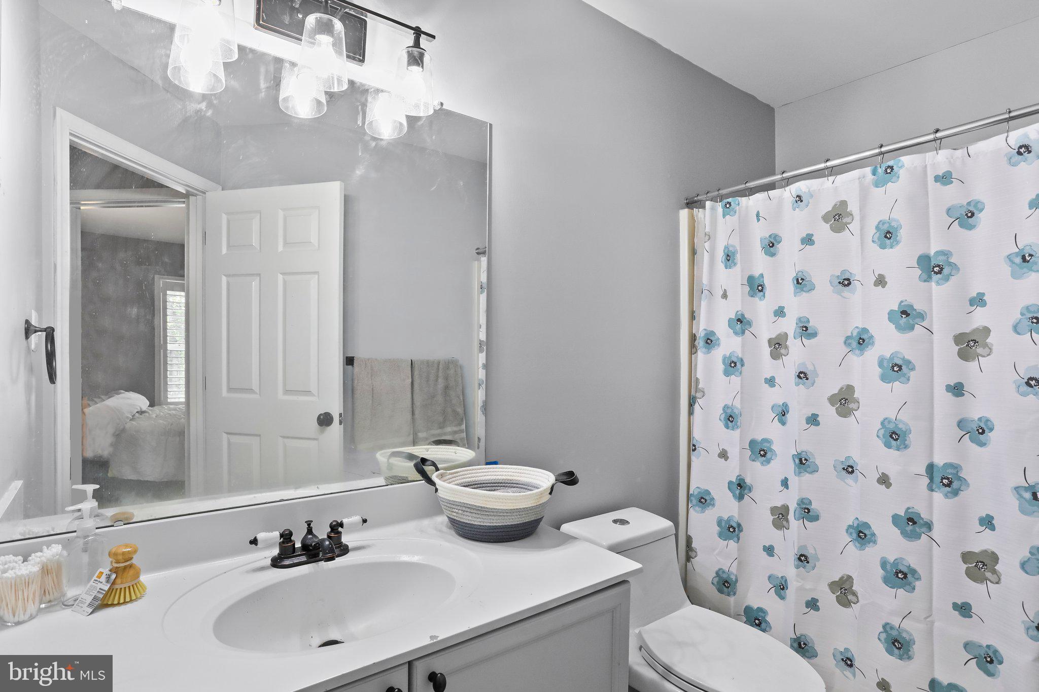 COUNTY GREEN - Residential