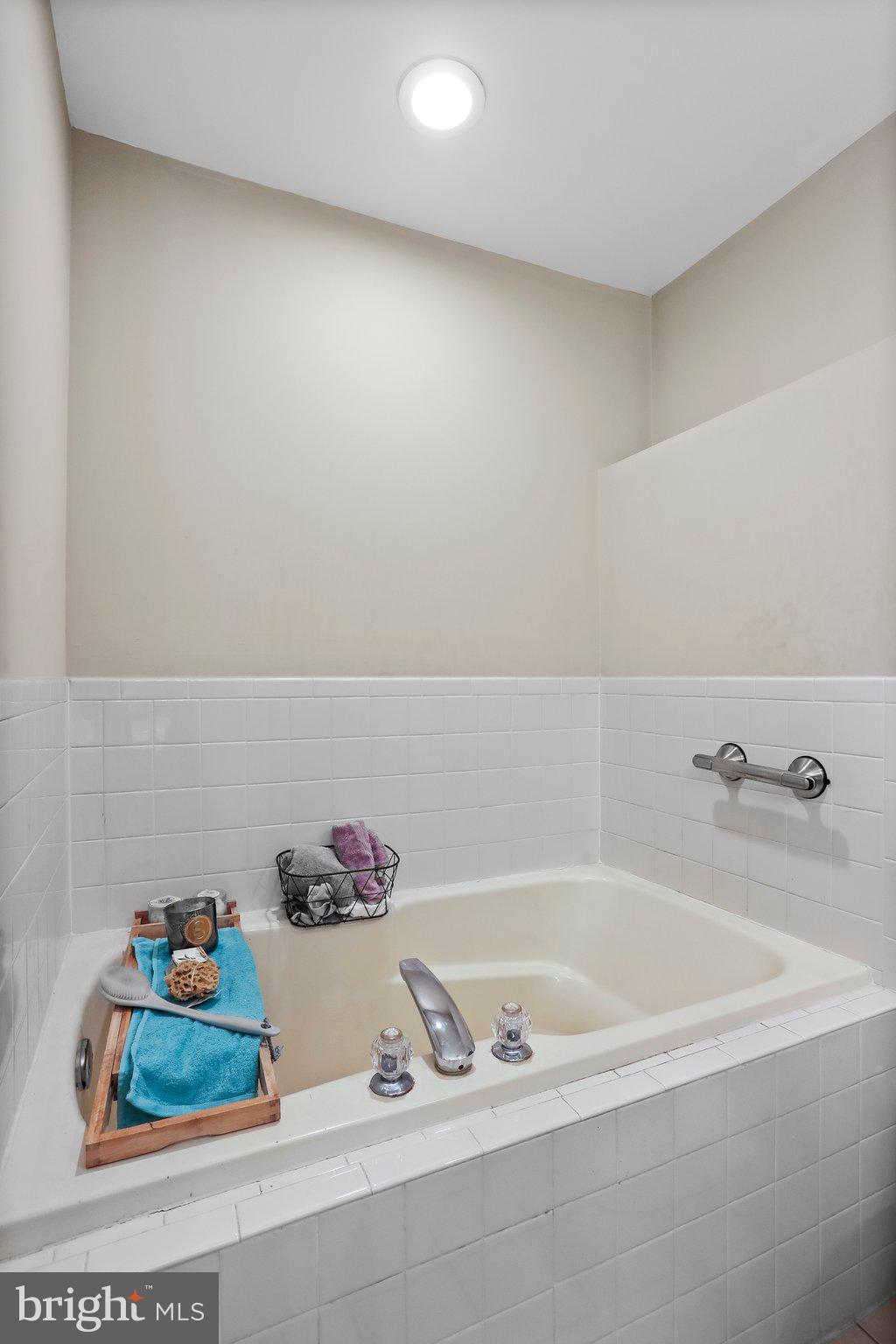 COUNTY GREEN - Residential