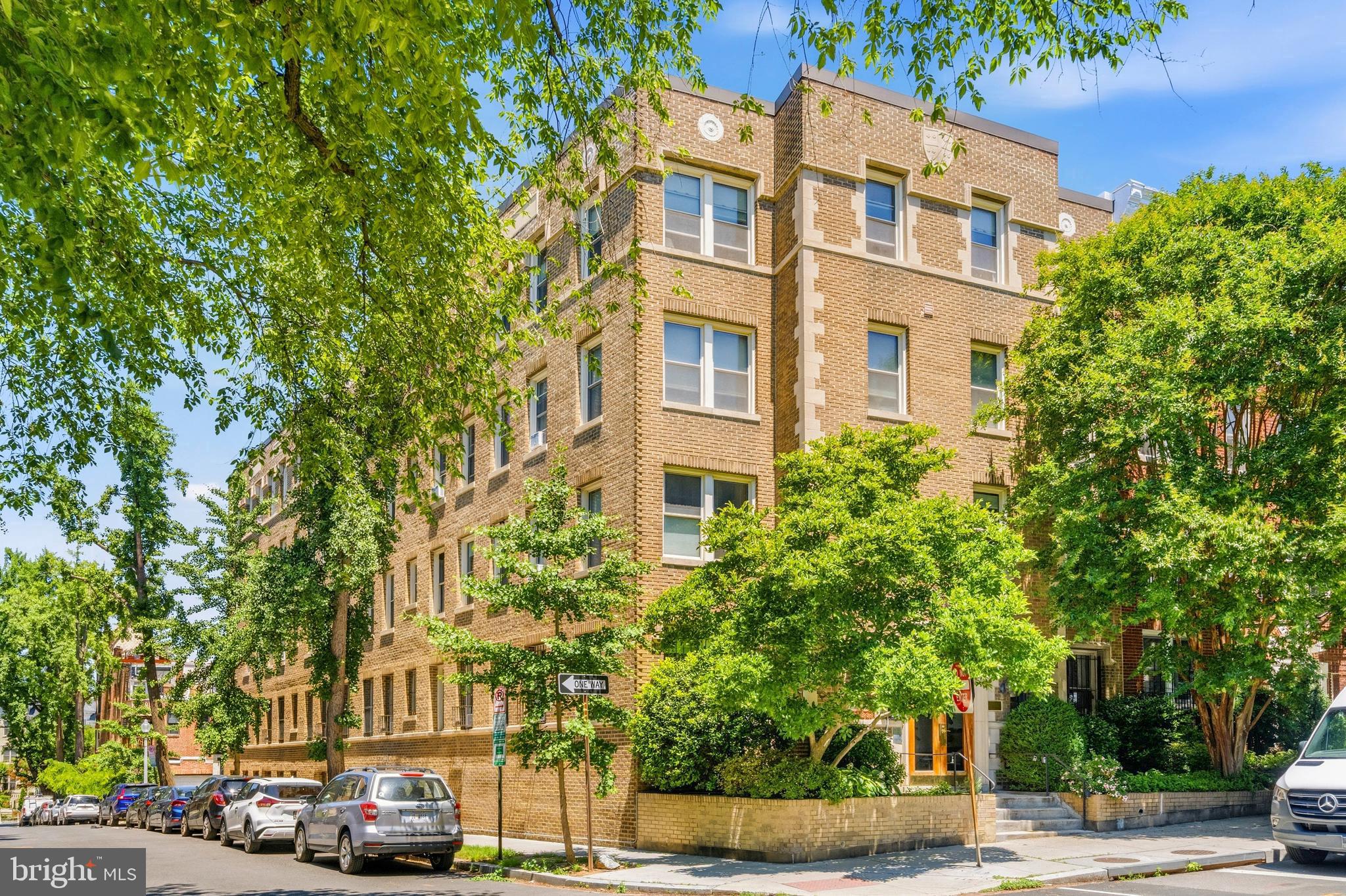 1875 MINTWOOD PLACE NW 36