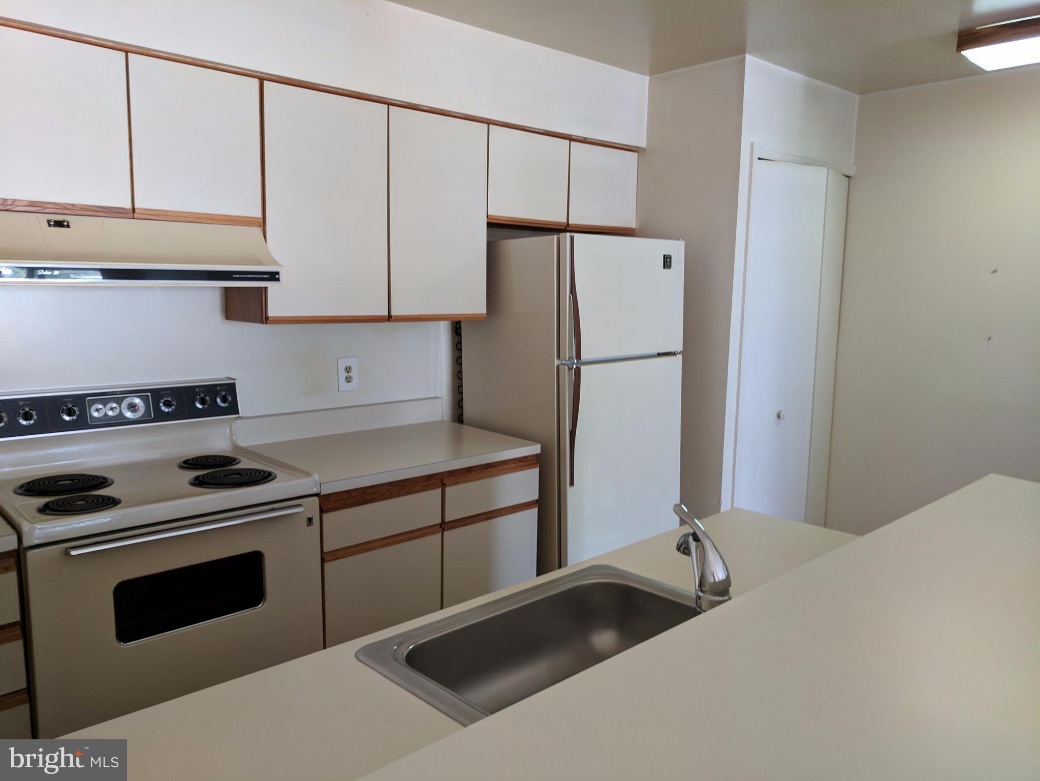 CLUSTERS AT WOODLAWN - Residential