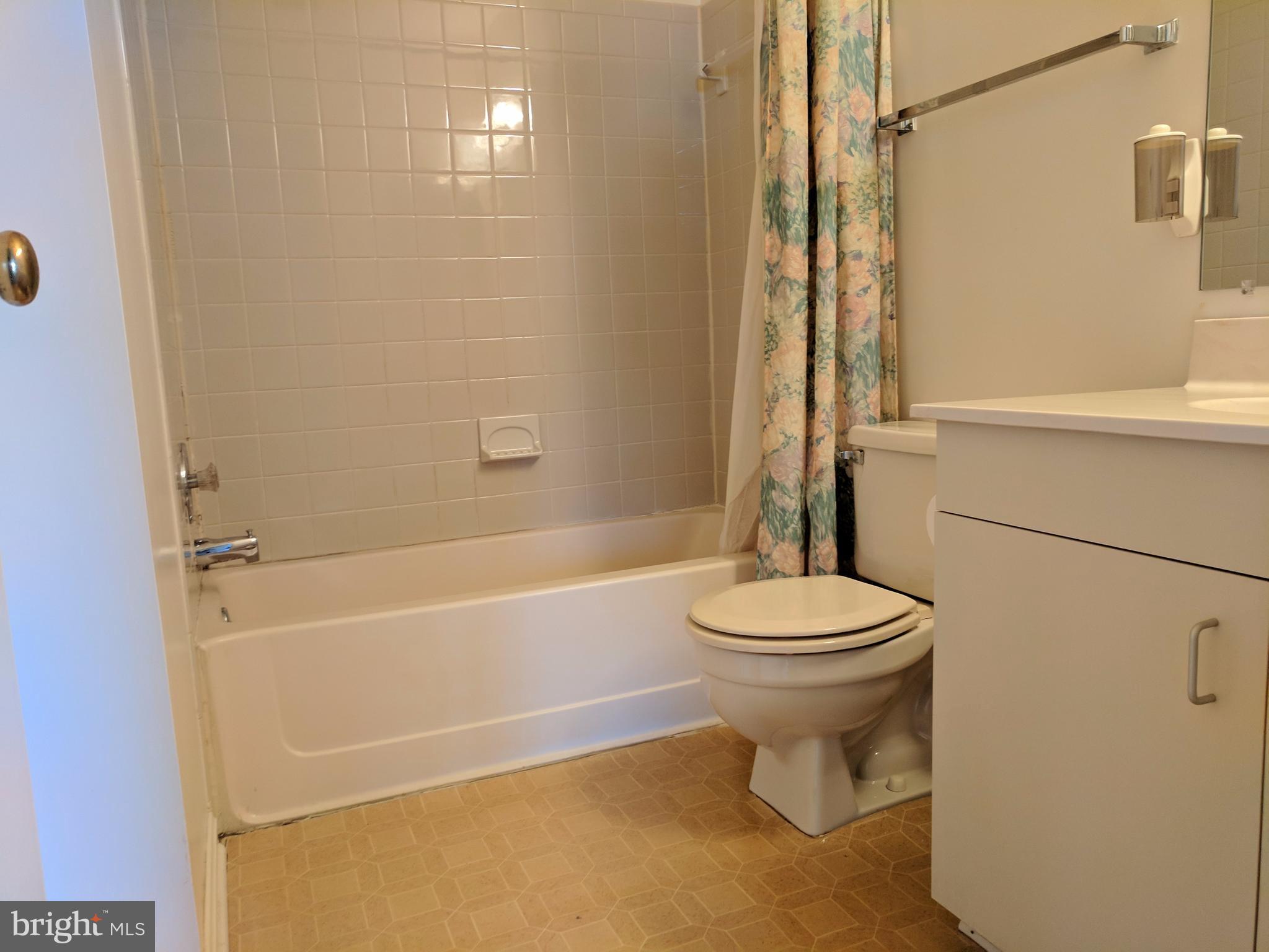 CLUSTERS AT WOODLAWN - Residential