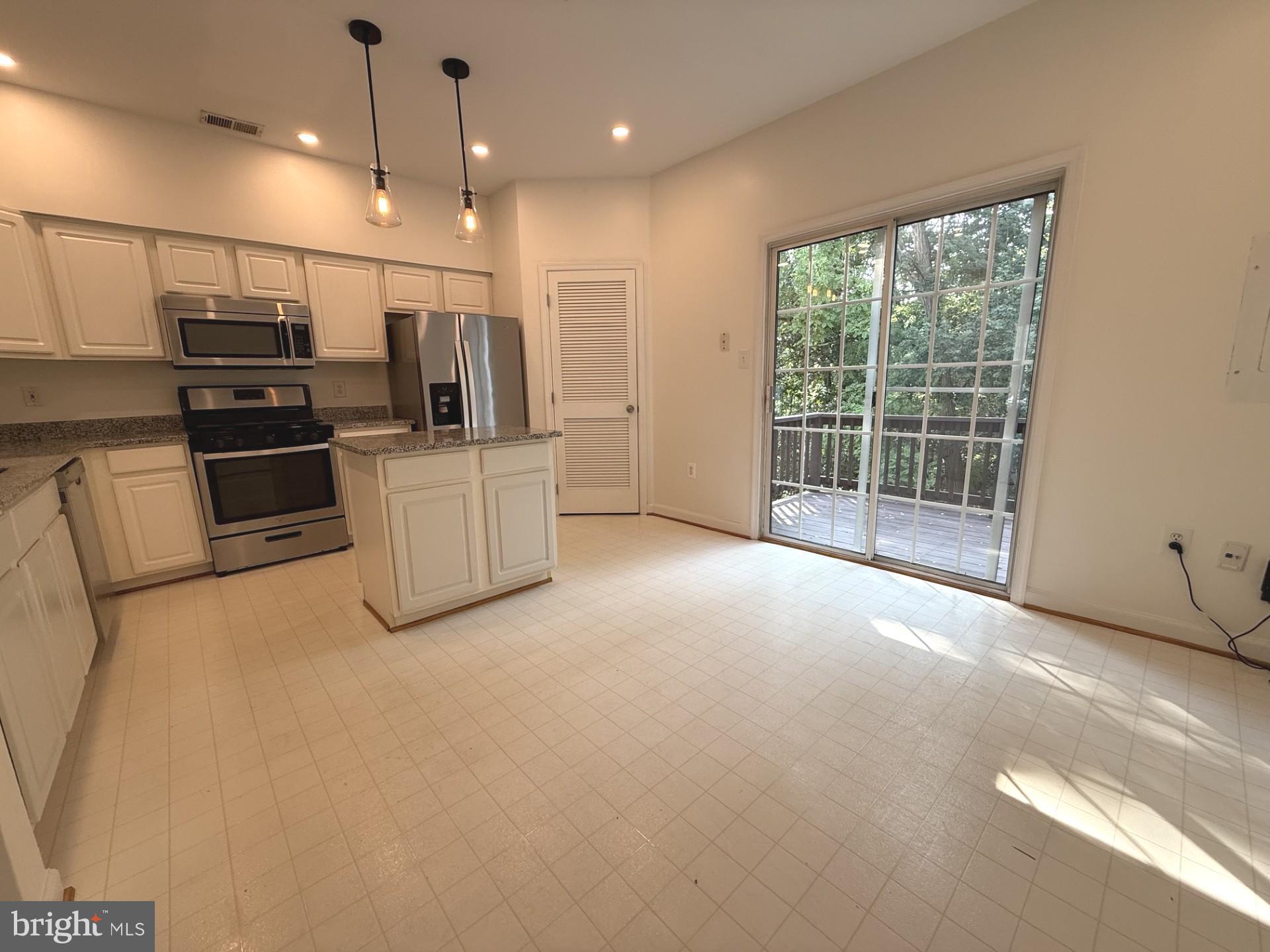 8646 ASPEN GROVE COURT