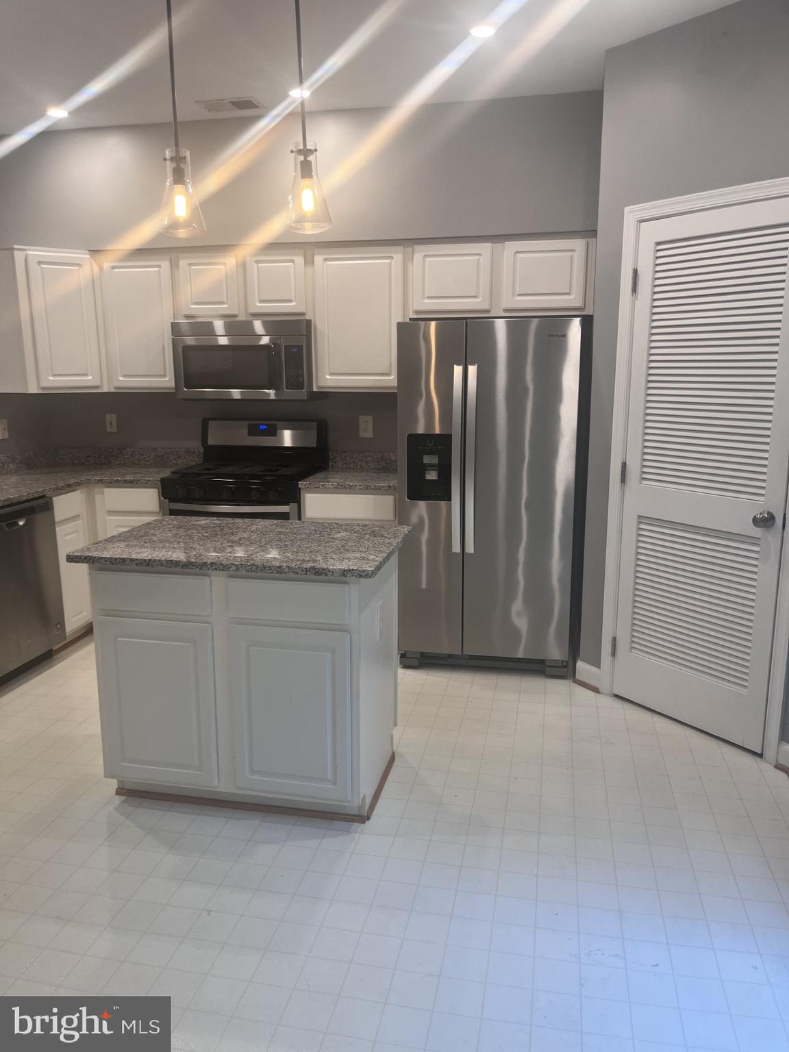 8646 ASPEN GROVE COURT