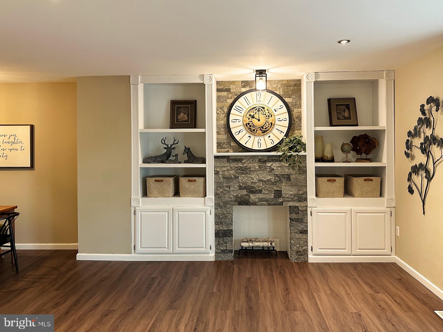 KINGS CONTRIVANCE - Residential