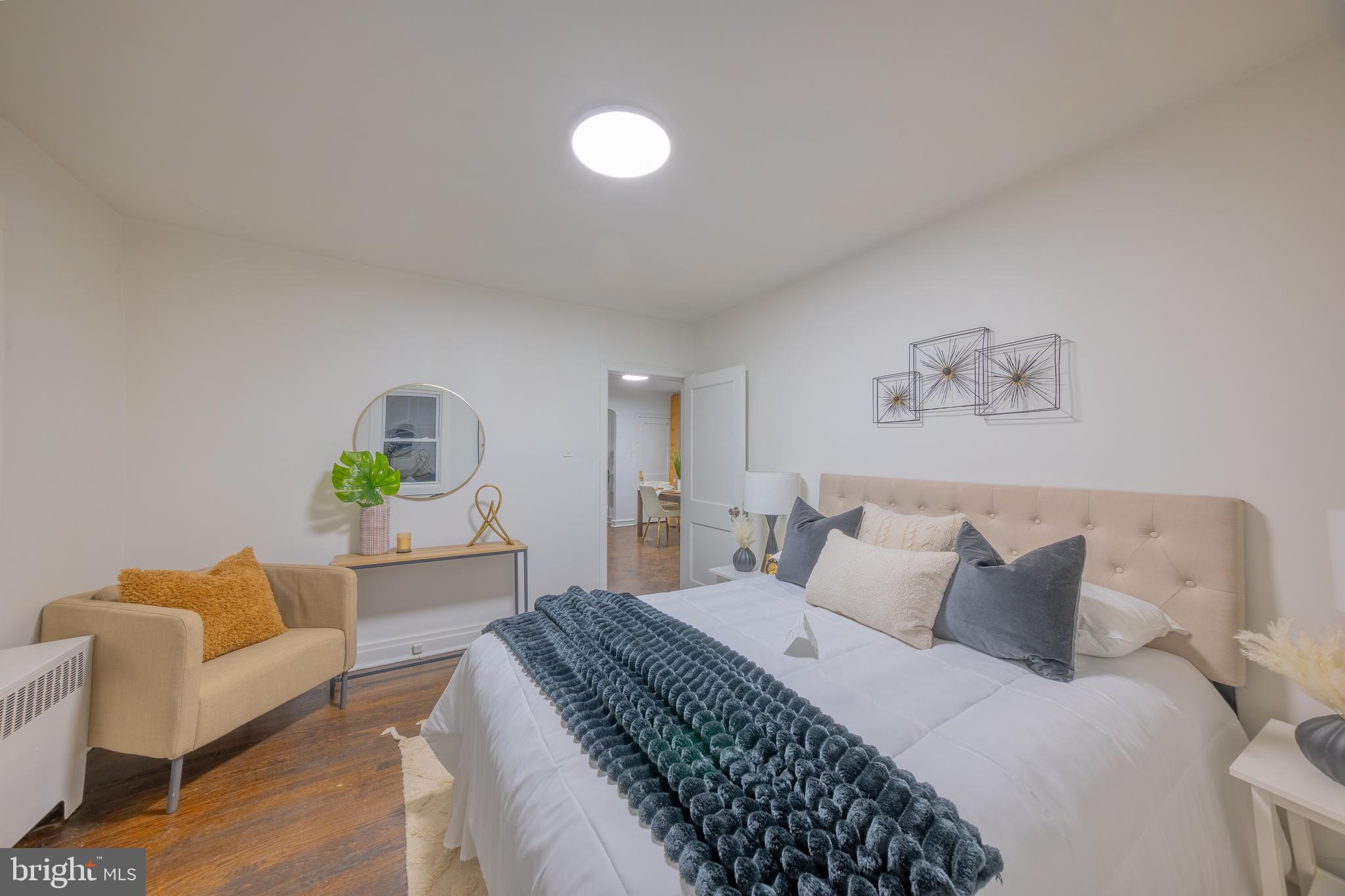 EAST OAK LANE - Residential