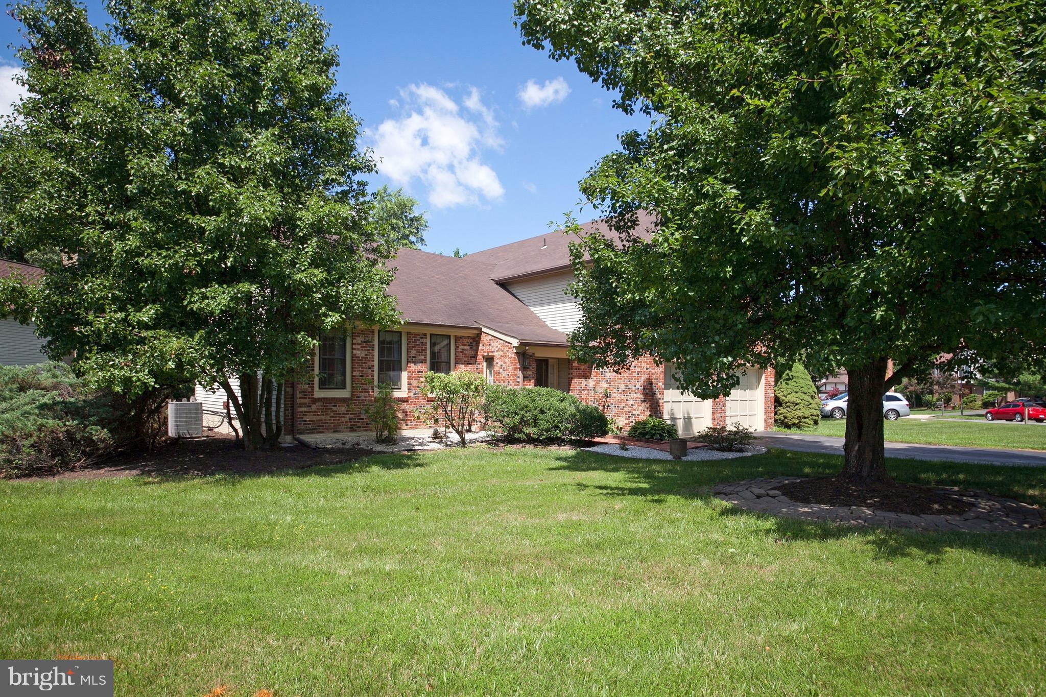 FOX MILL ESTATES - Residential