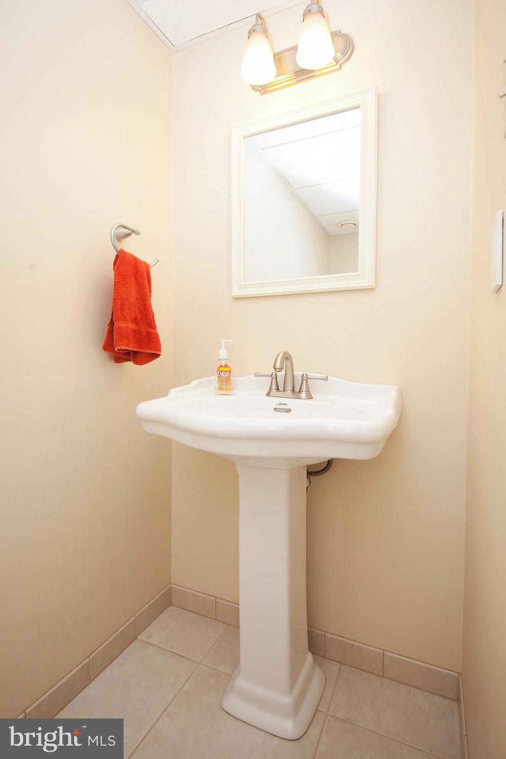 FOX MILL ESTATES - Residential