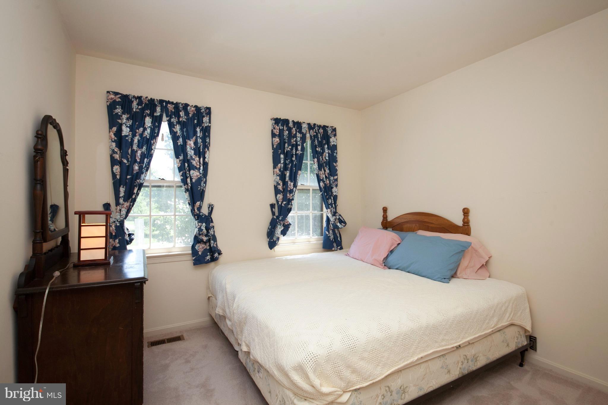 FOX MILL ESTATES - Residential