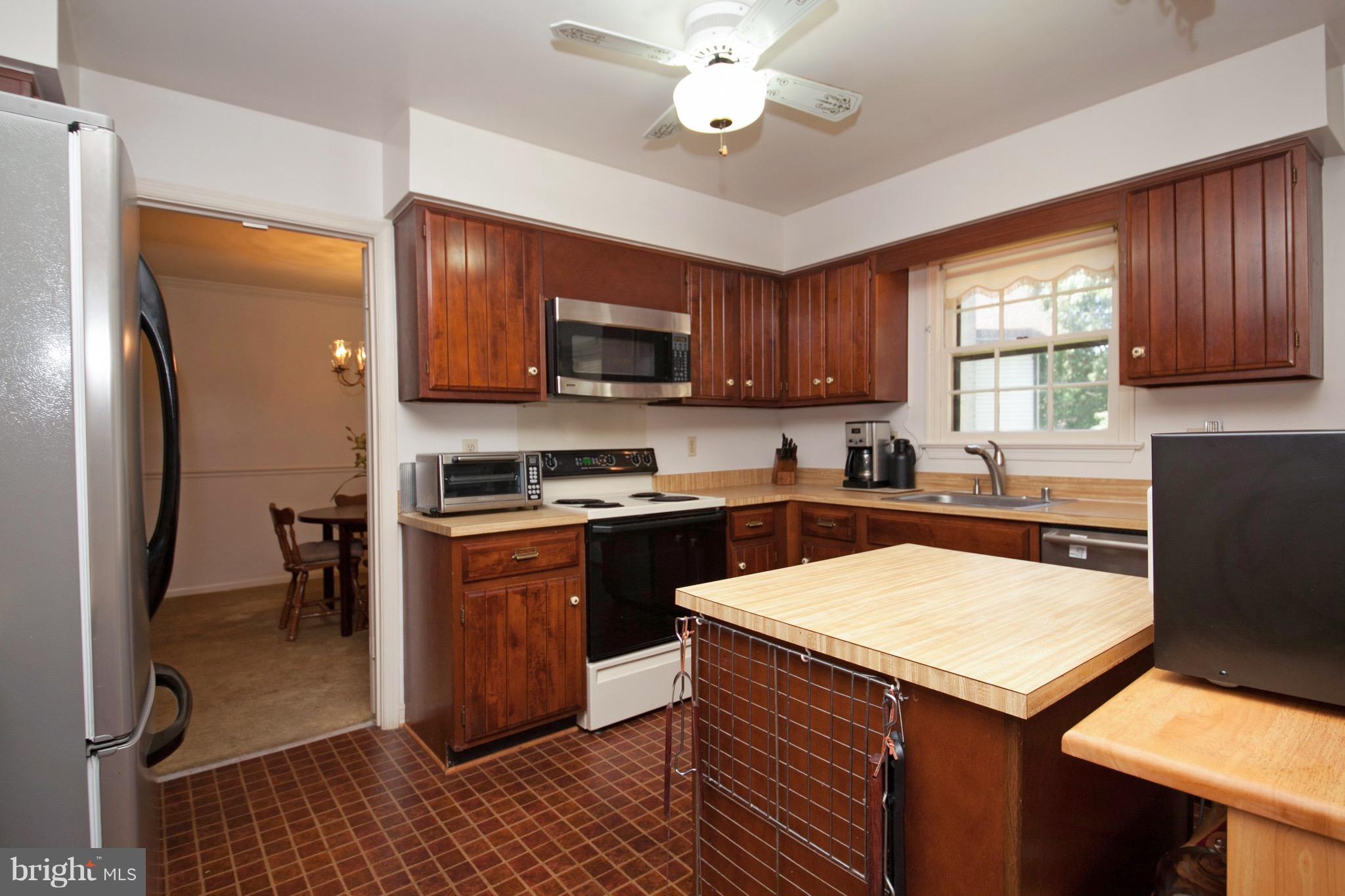 FOX MILL ESTATES - Residential