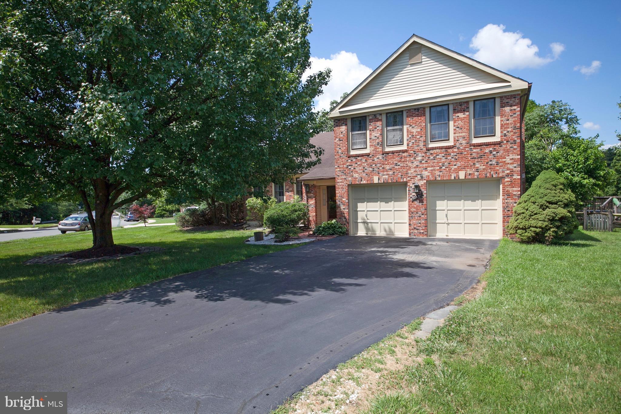 FOX MILL ESTATES - Residential