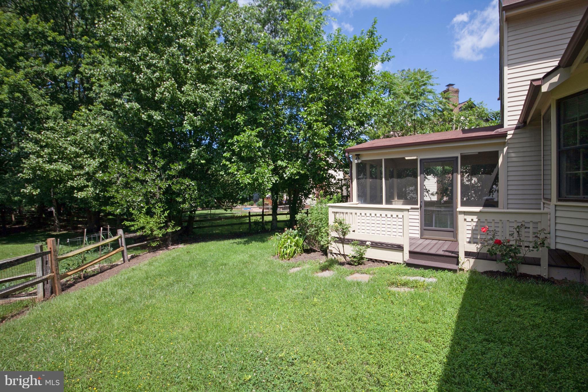 FOX MILL ESTATES - Residential