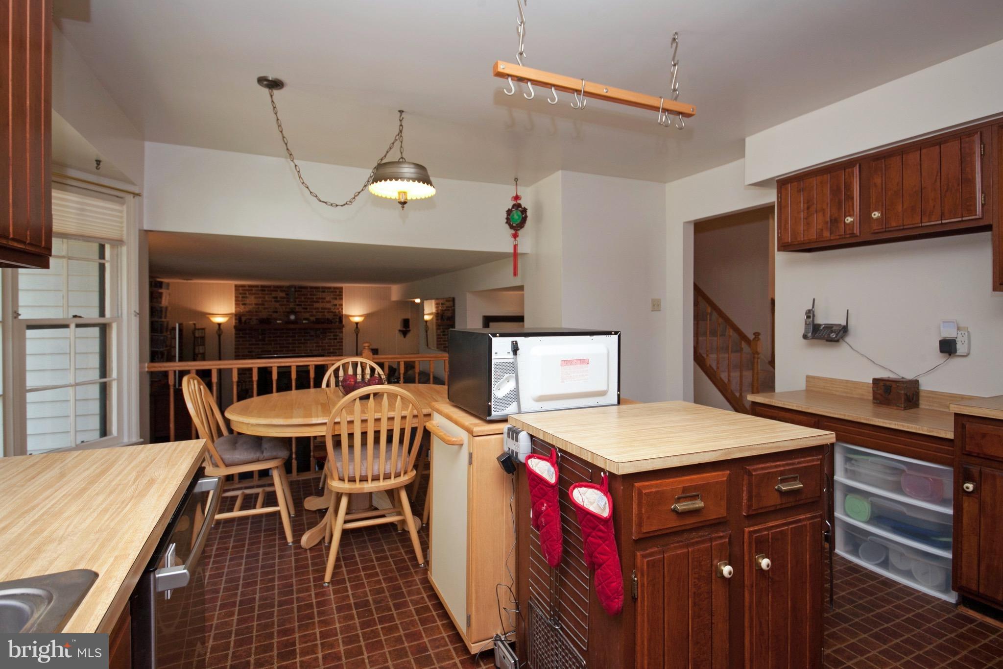 FOX MILL ESTATES - Residential